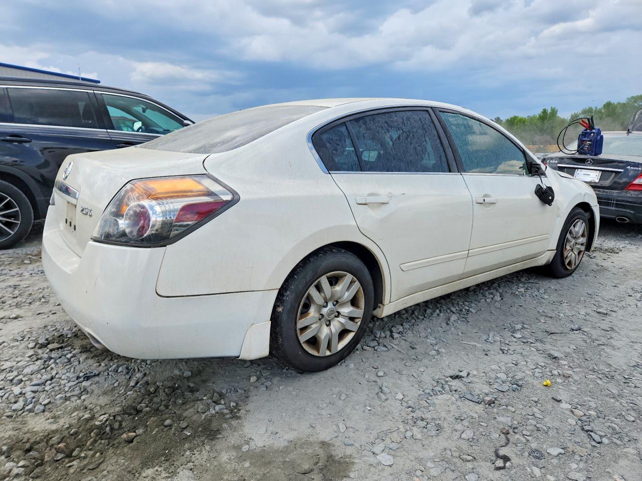2009 Nissan Altima 2.5 White vin: 1N4AL21E09N557210