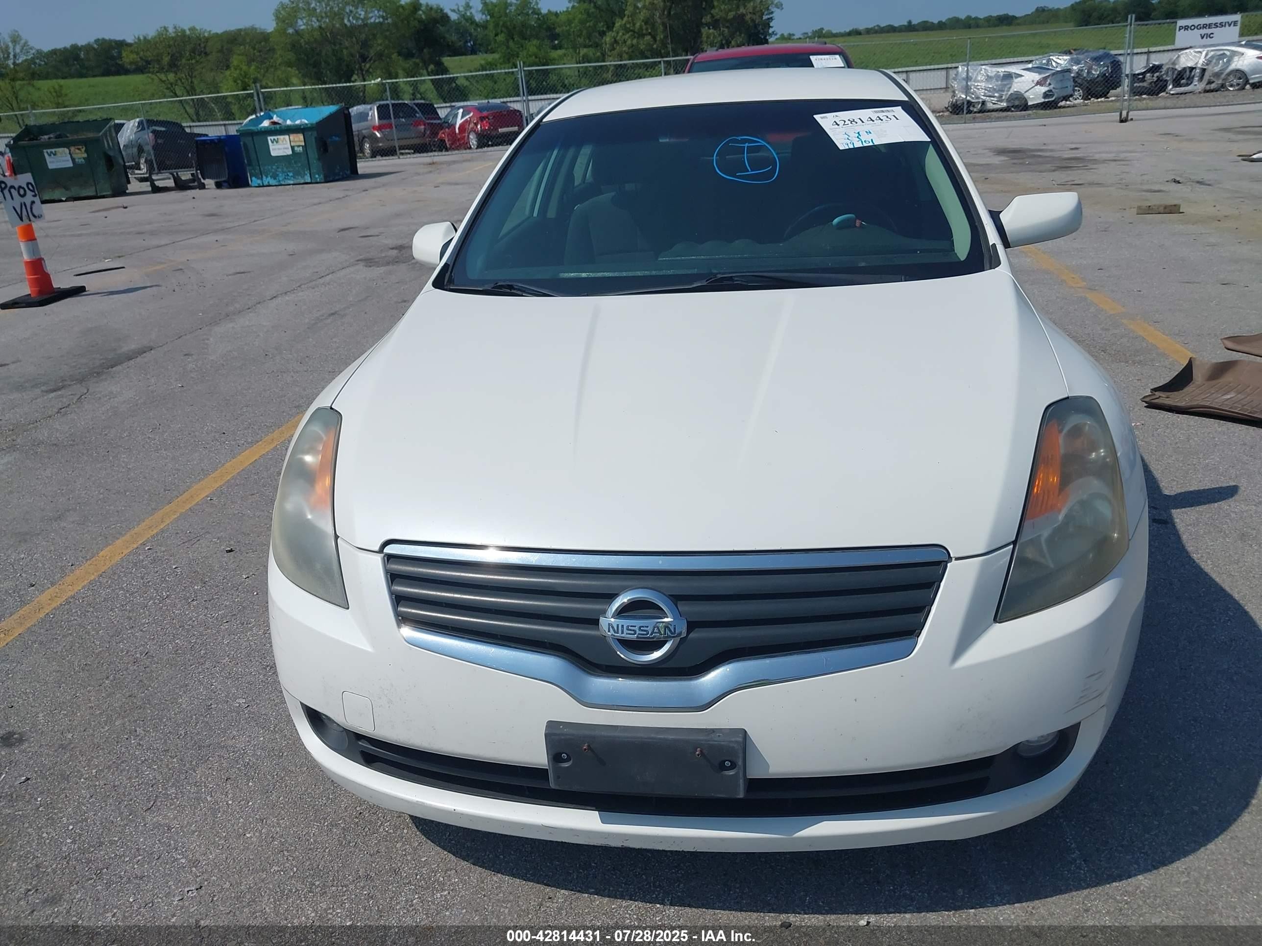 2007 Nissan Altima 2.5 S Белый vin: 1N4AL21E17C212485