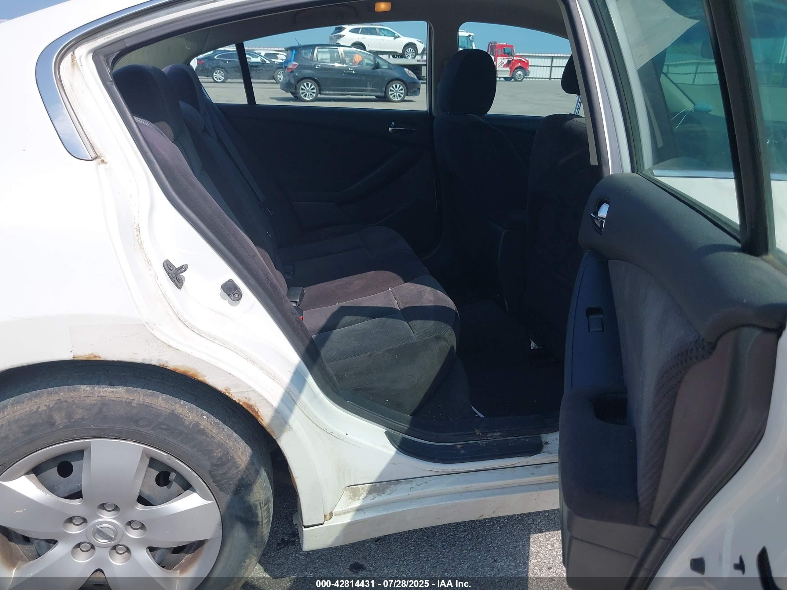 2007 Nissan Altima 2.5 S Белый vin: 1N4AL21E17C212485