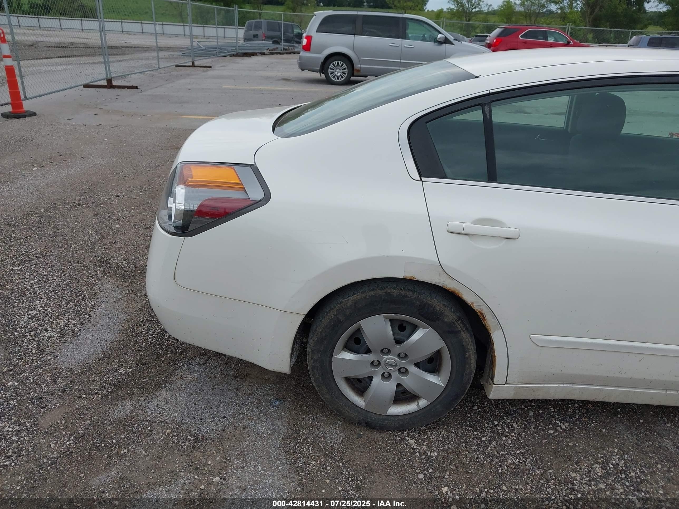 2007 Nissan Altima 2.5 S Белый vin: 1N4AL21E17C212485
