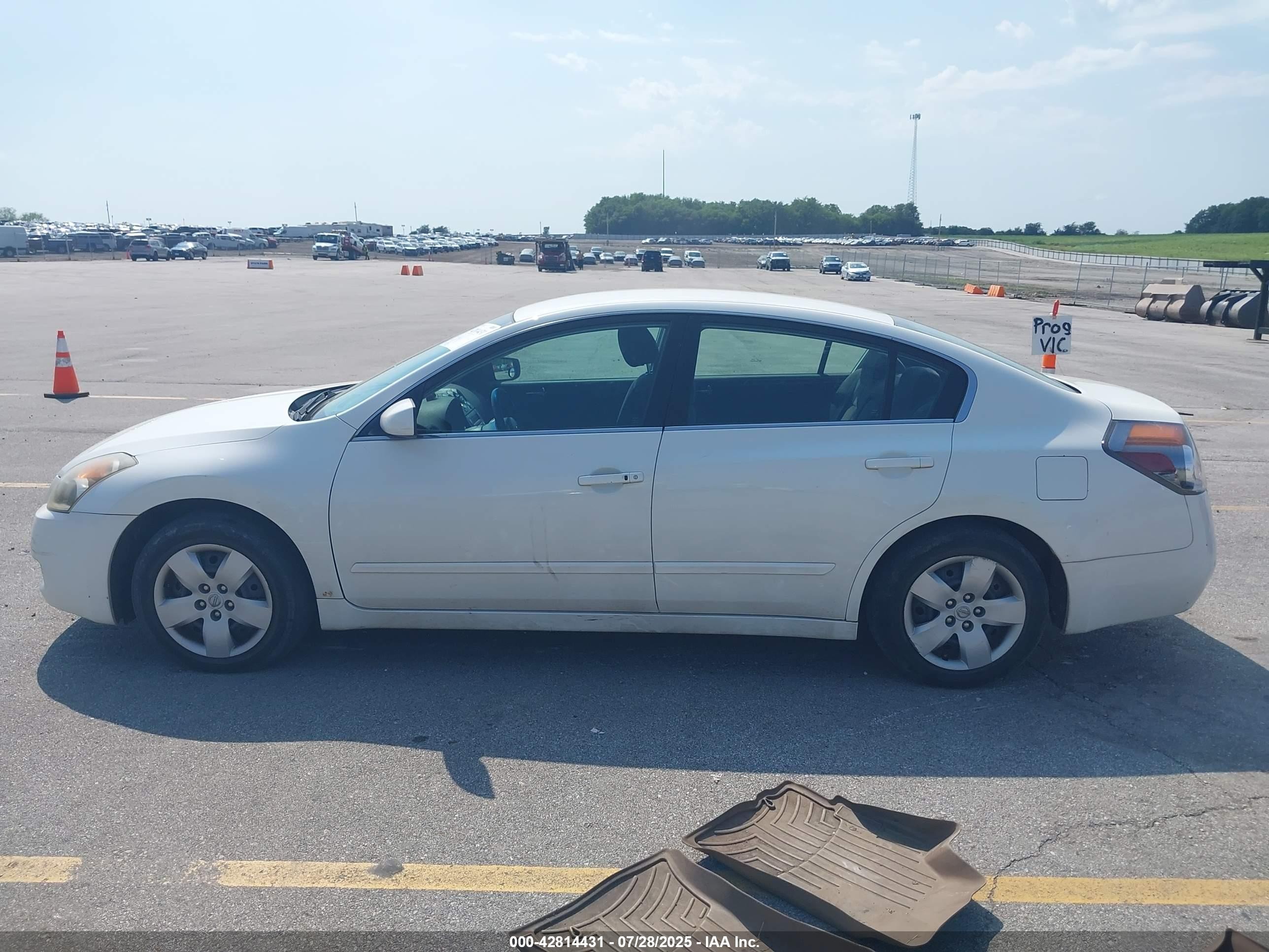 2007 Nissan Altima 2.5 S Белый vin: 1N4AL21E17C212485