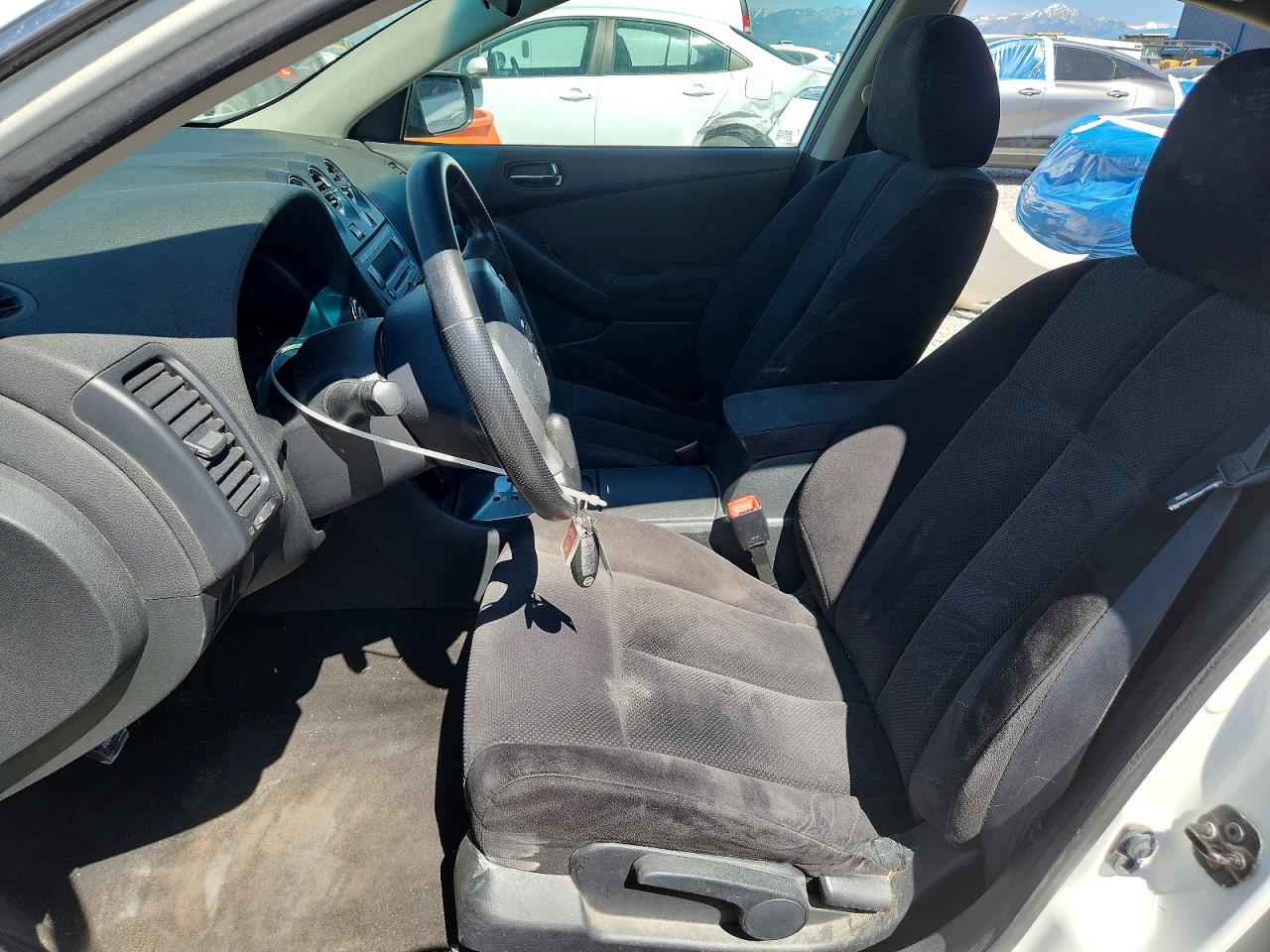 2009 Nissan Altima 2.5 Белый vin: 1N4AL21E19C126063