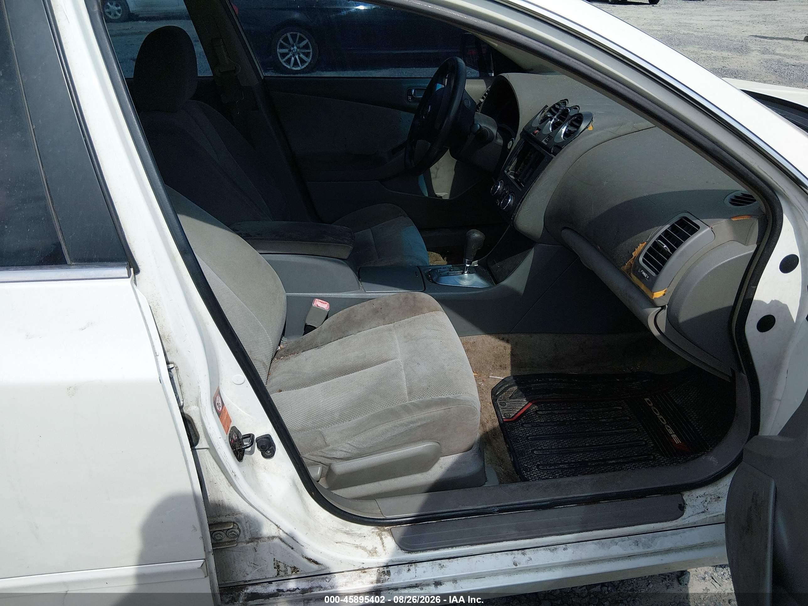 2009 Nissan Altima 2.5 White vin: 1N4AL21E19C135538