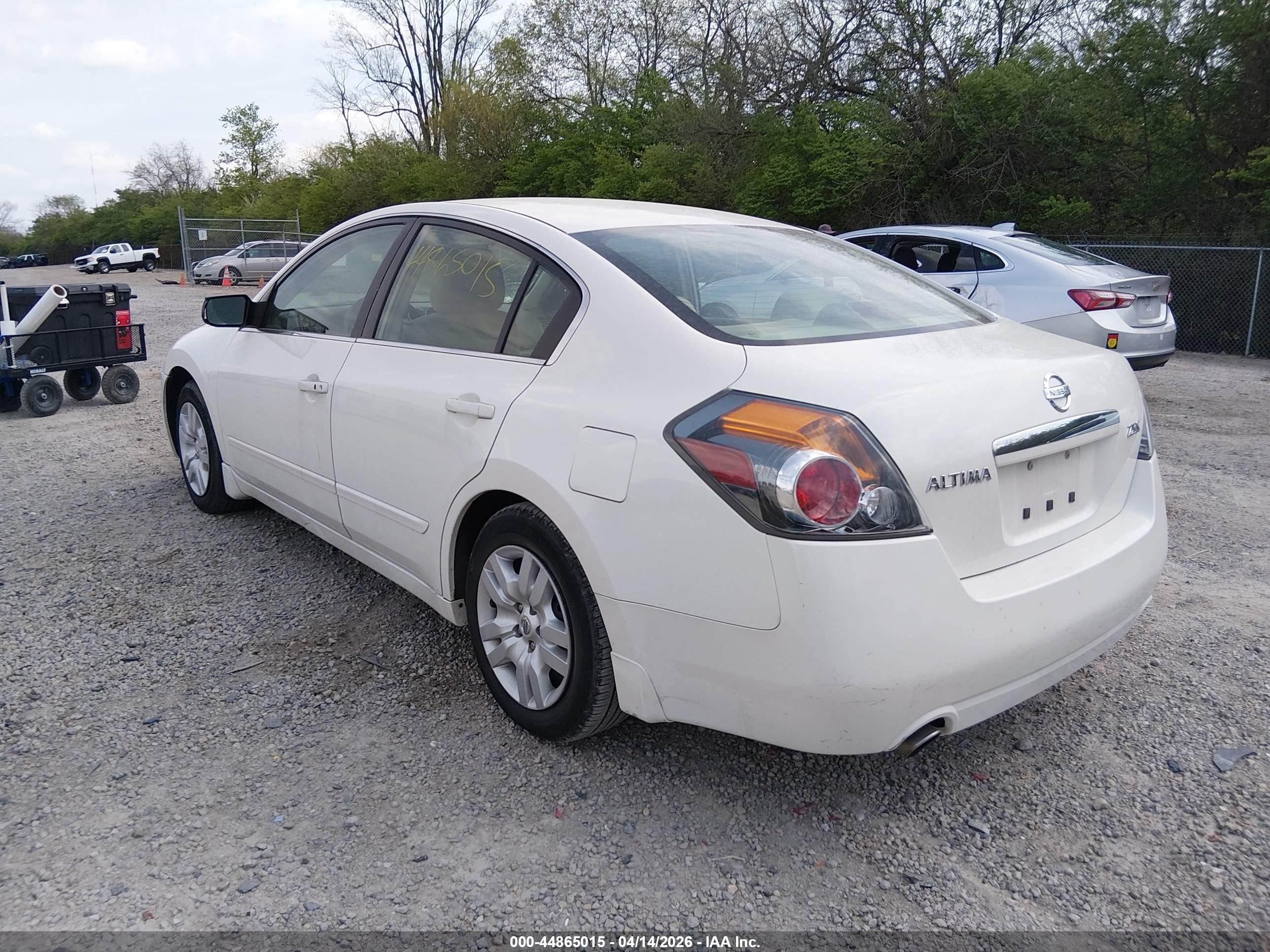 2009 Nissan Altima 2.5 S White vin: 1N4AL21E19C180818