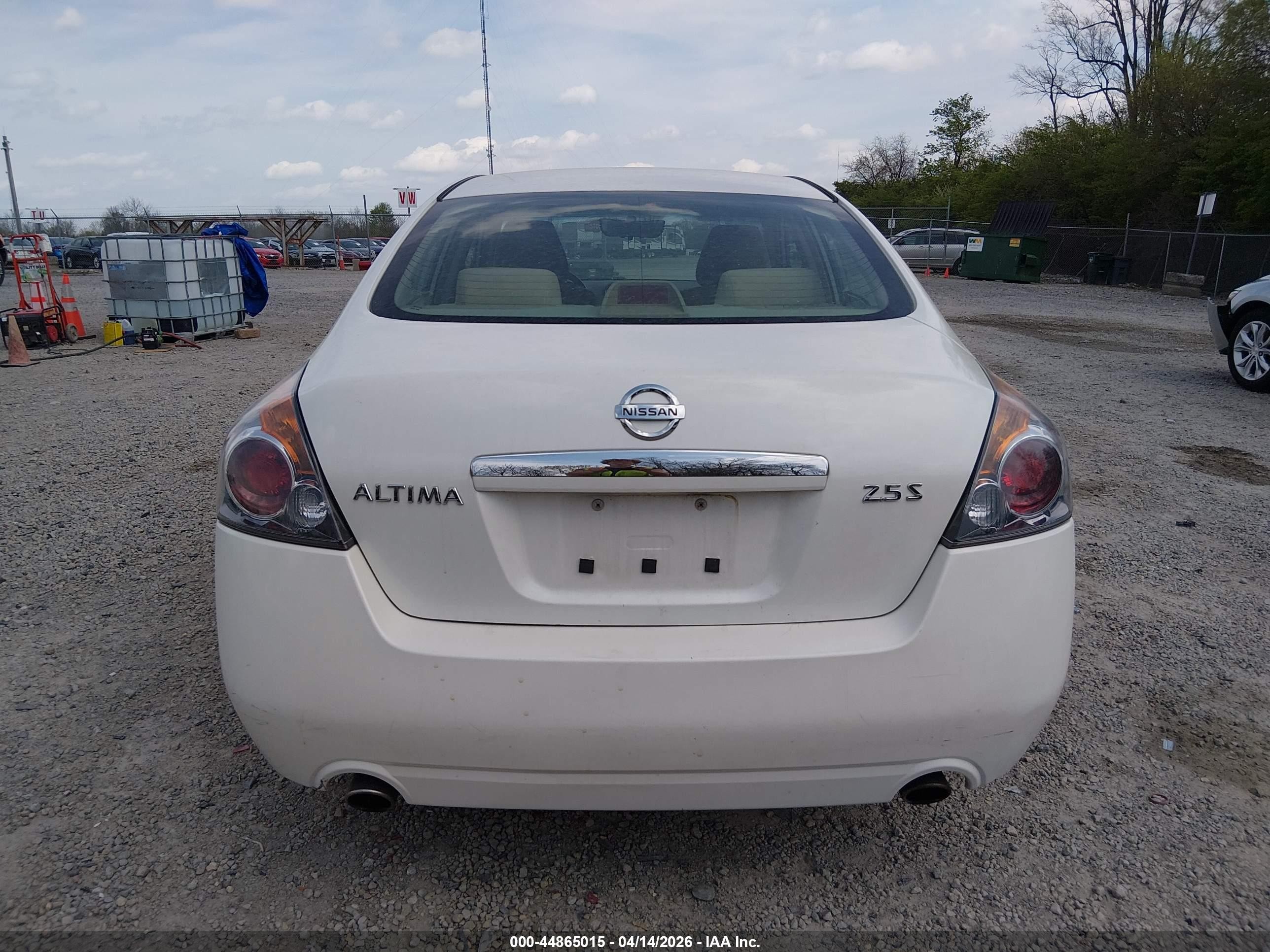 2009 Nissan Altima 2.5 S White vin: 1N4AL21E19C180818