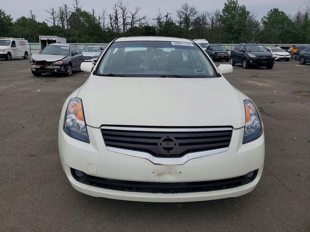 2009 Nissan Altima 2.5 Белый vin: 1N4AL21E19N514575