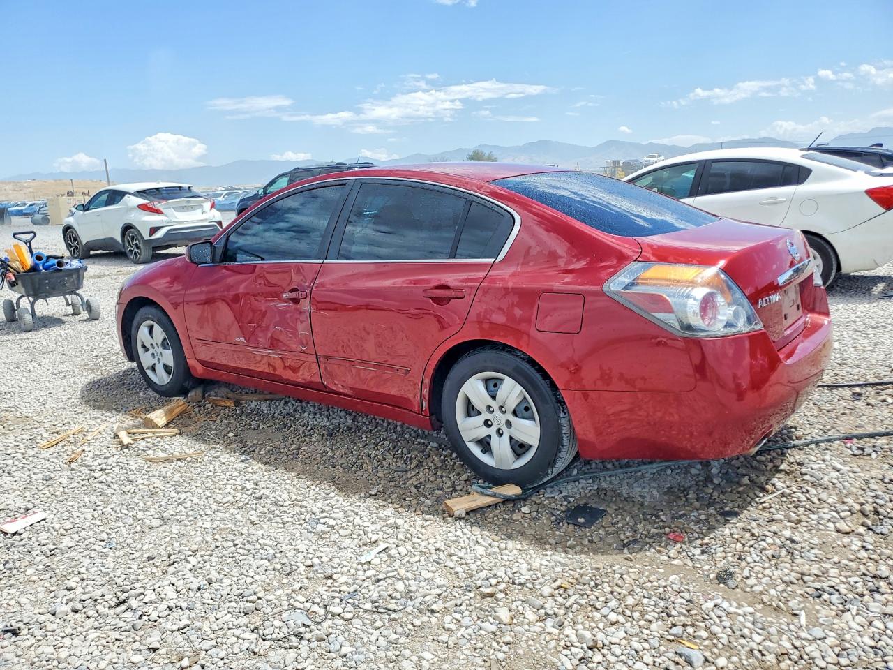 2008 Nissan Altima 2.5 Red vin: 1N4AL21E28C231404
