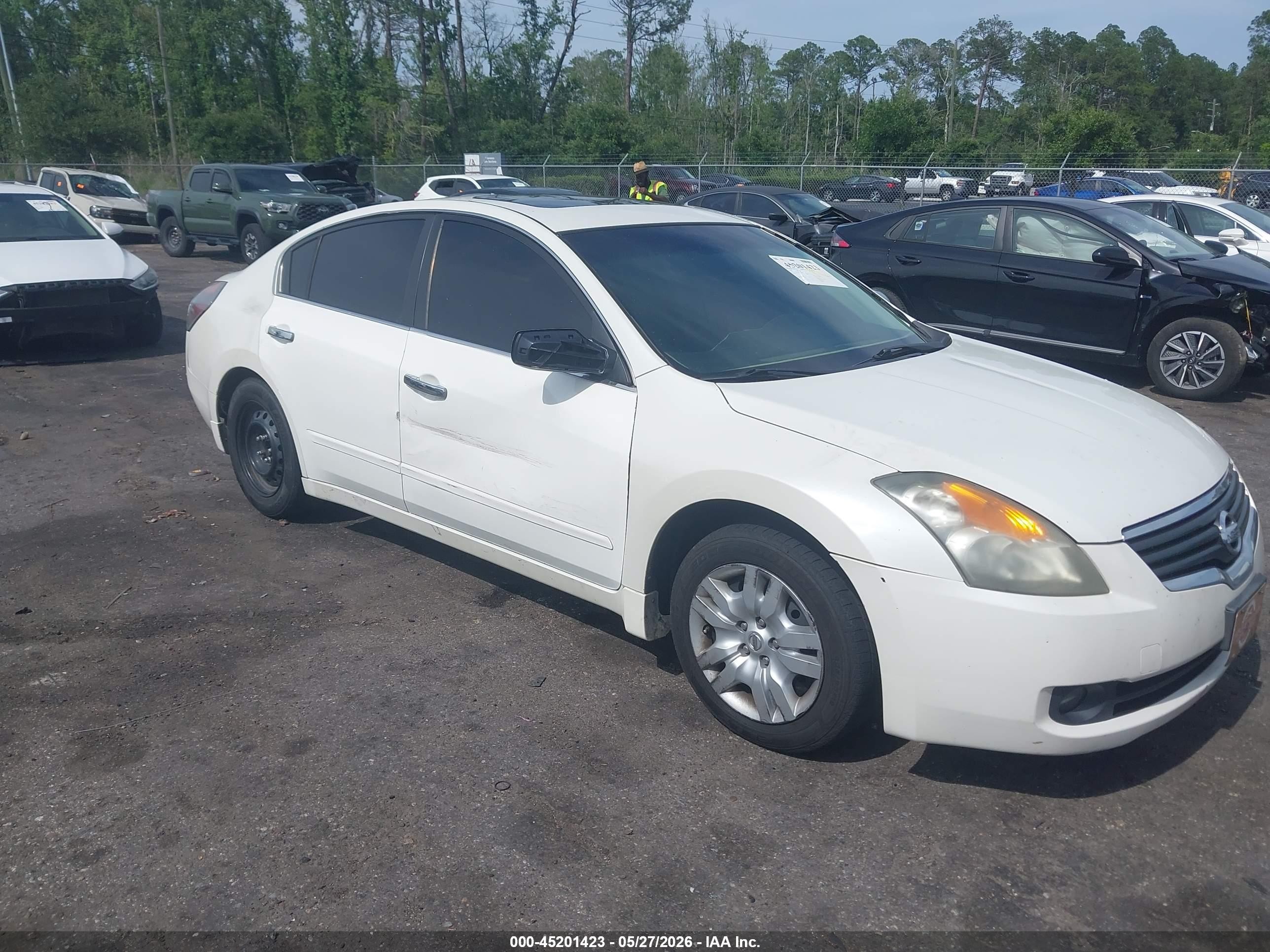 2009 Nissan Altima 2.5 S Белый vin: 1N4AL21E29N536939
