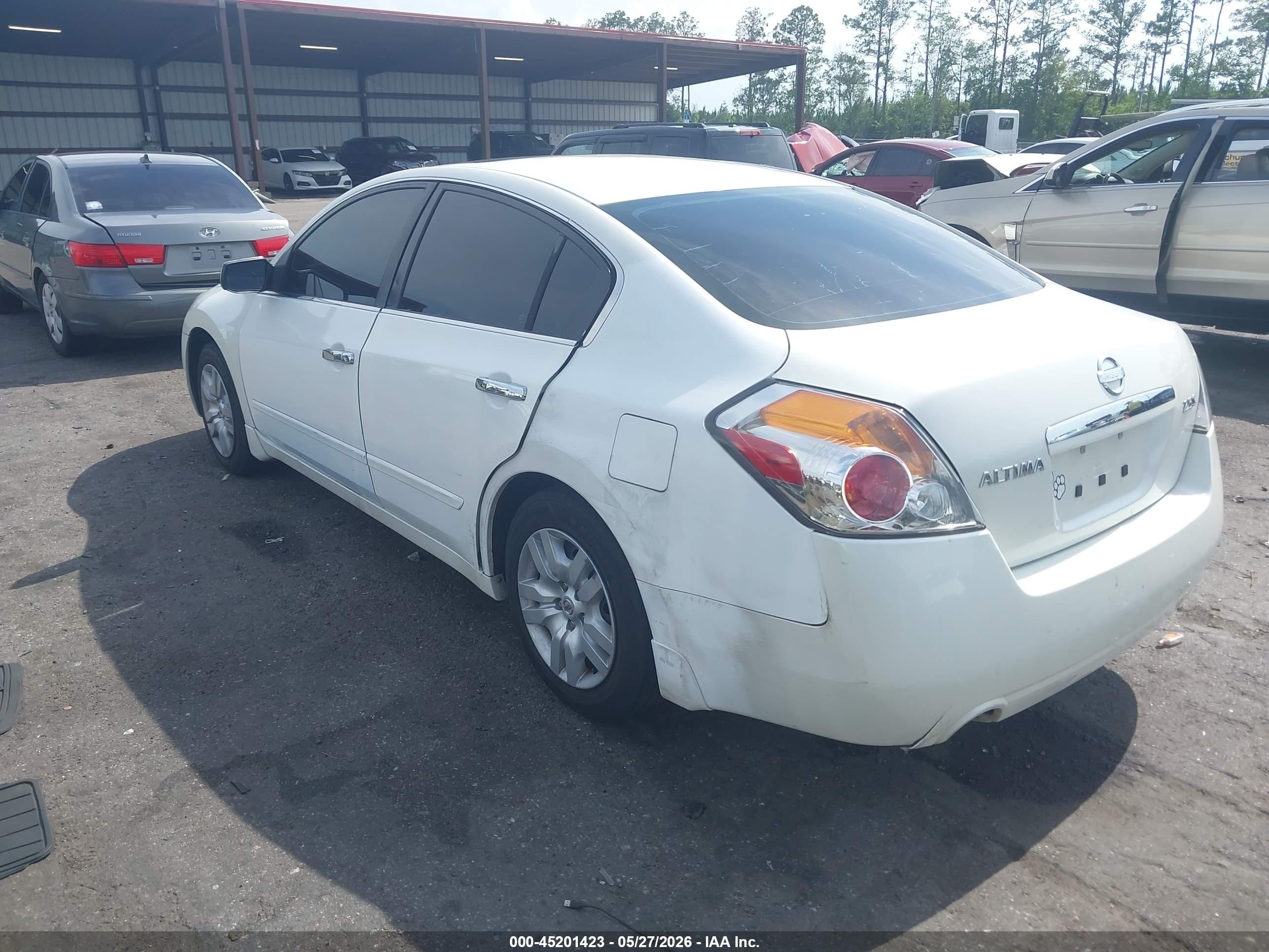 2009 Nissan Altima 2.5 S Белый vin: 1N4AL21E29N536939