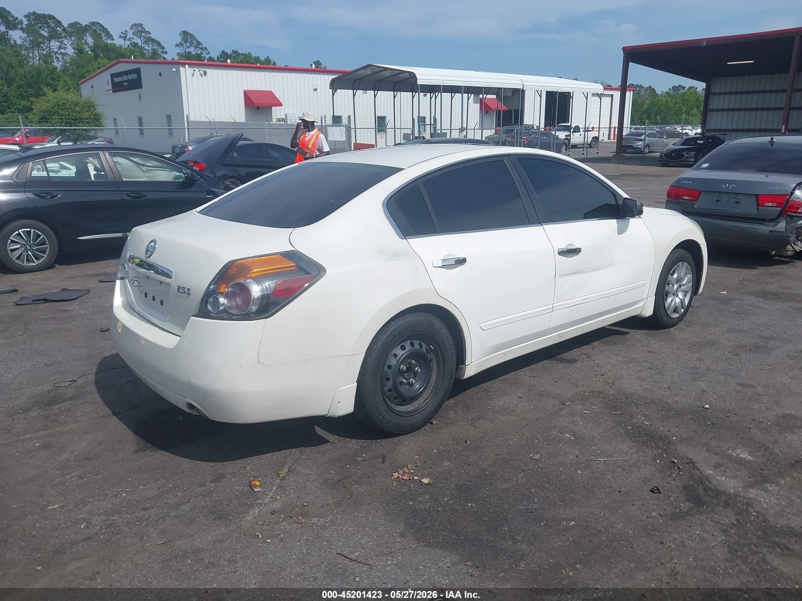 2009 Nissan Altima 2.5 S Белый vin: 1N4AL21E29N536939