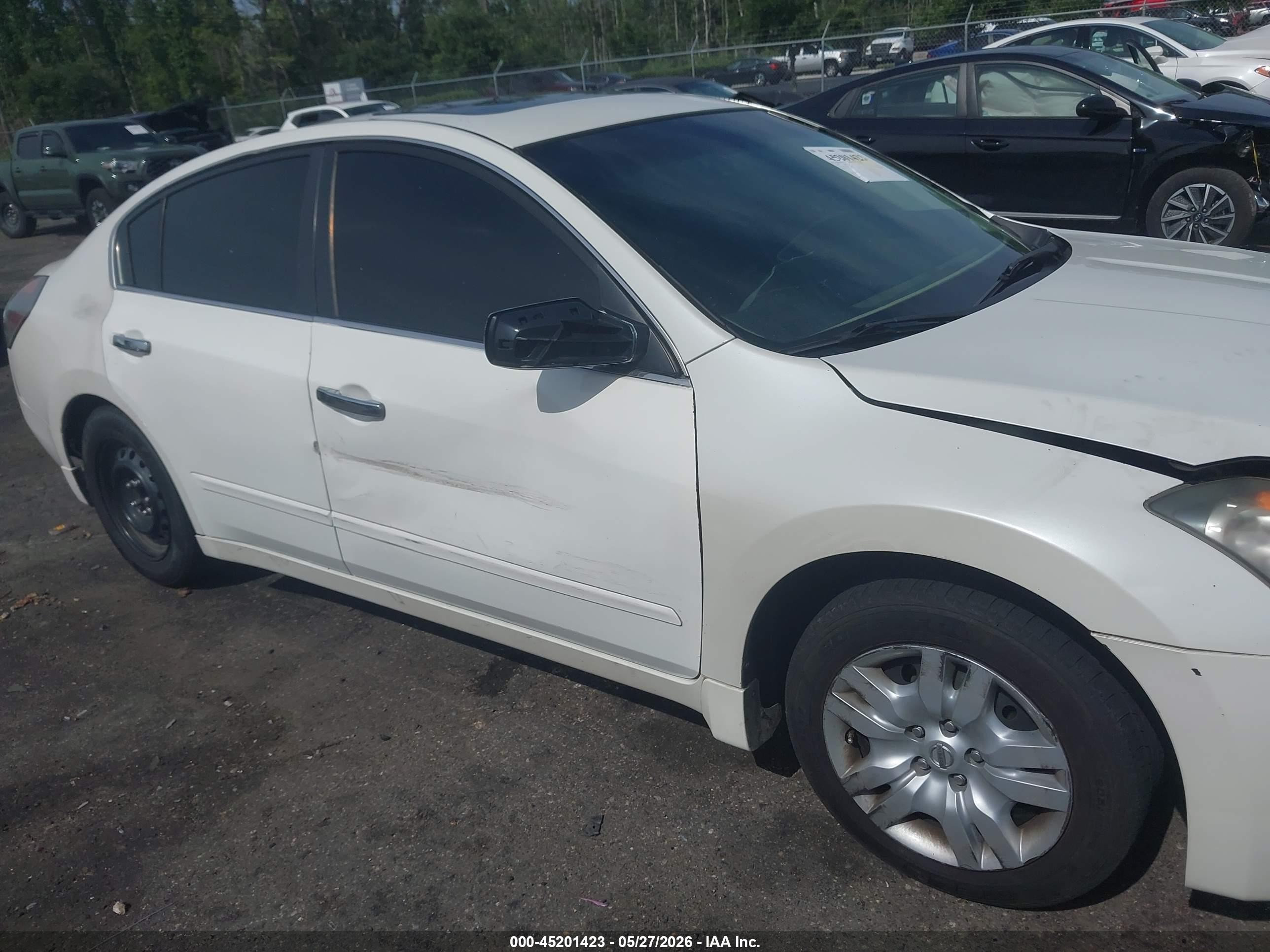 2009 Nissan Altima 2.5 S Белый vin: 1N4AL21E29N536939