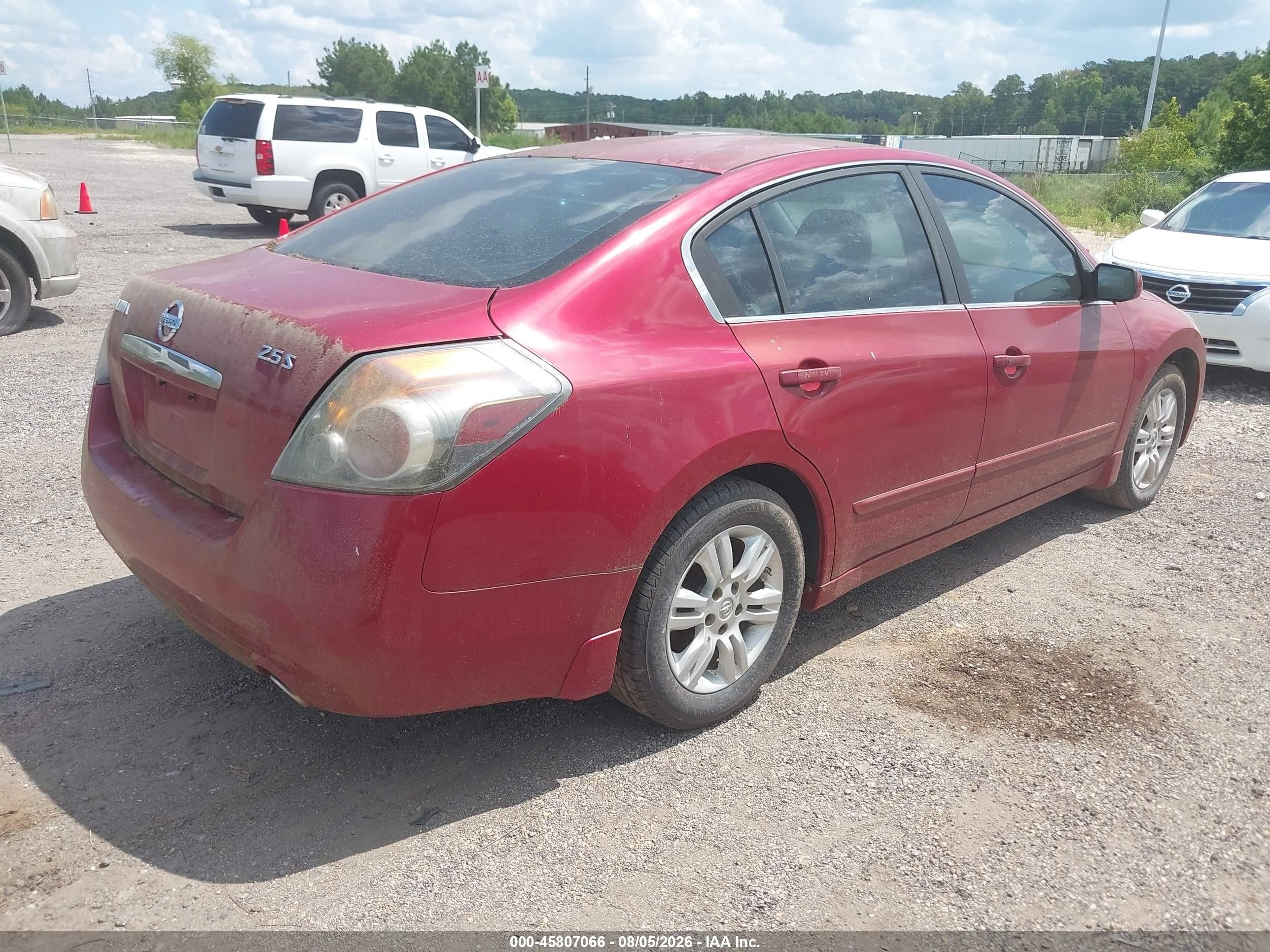 2009 Nissan Altima 2.5 S Red vin: 1N4AL21E29N557872