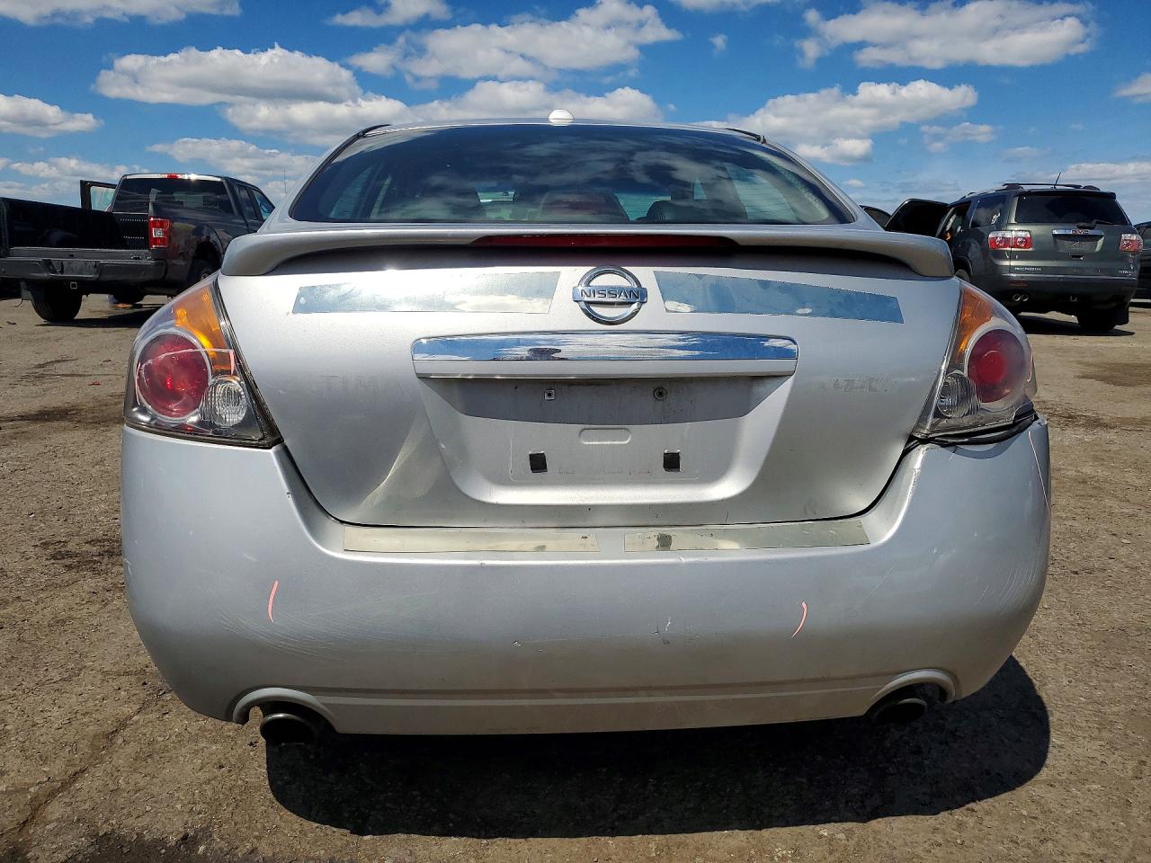 2007 Nissan Altima 2.5 Silver vin: 1N4AL21E37C144528