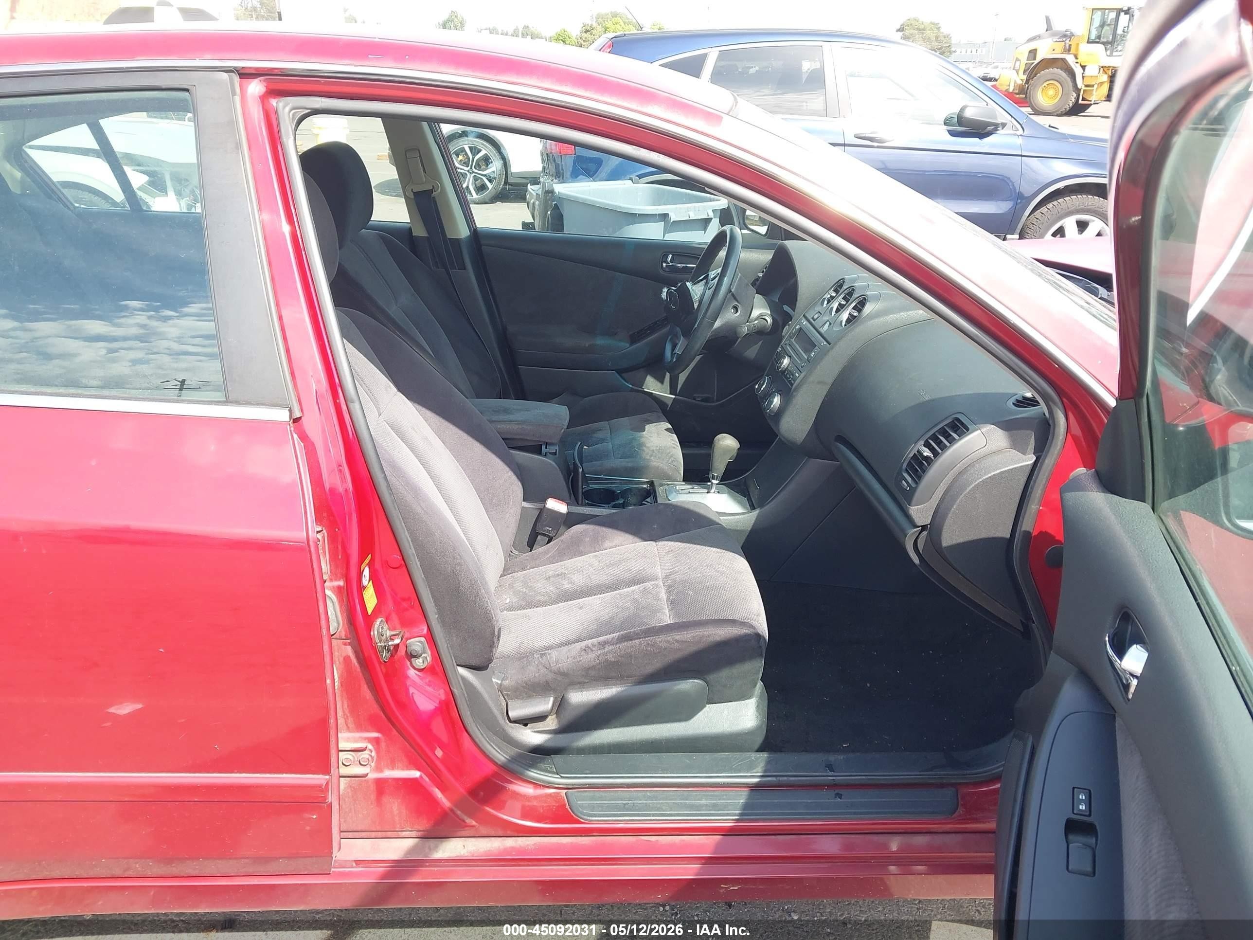 2007 Nissan Altima 2.5 S Red vin: 1N4AL21E37C171583
