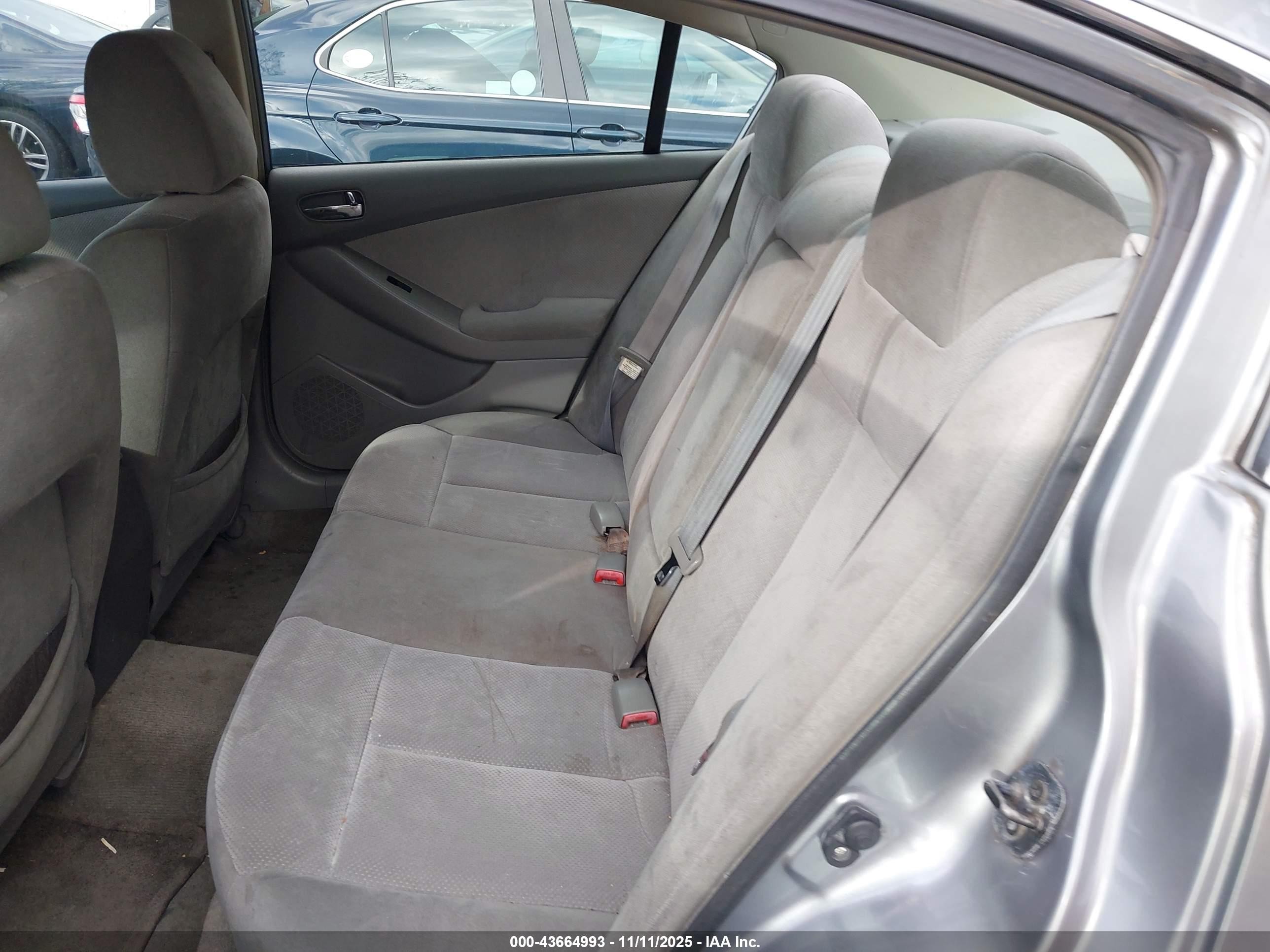 2007 Nissan Altima 2.5 S Серебряный vin: 1N4AL21E37N490485