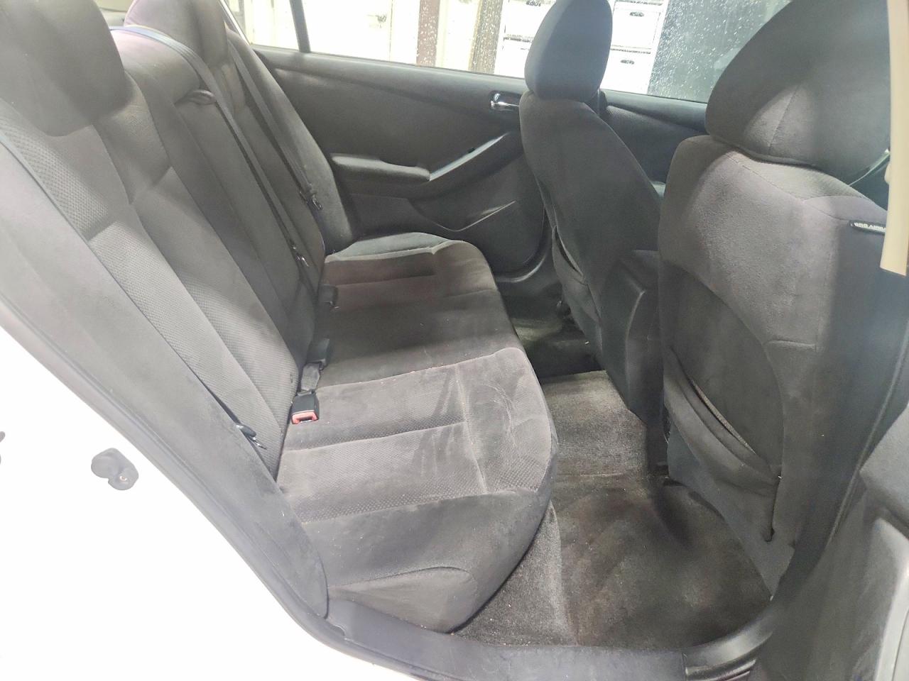 2009 Nissan Altima 2.5 White vin: 1N4AL21E39N420083