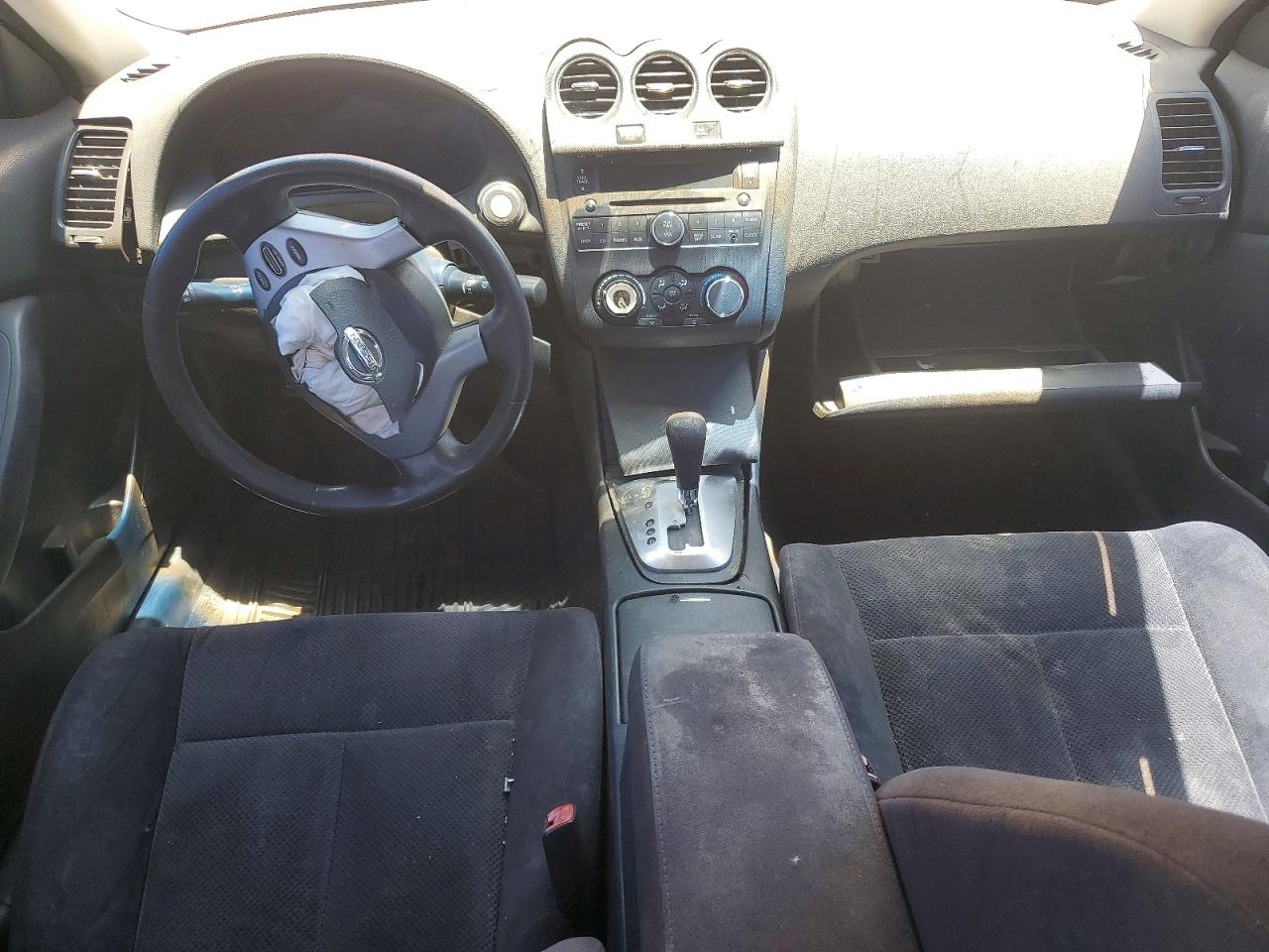 2009 Nissan Altima 2.5 Red vin: 1N4AL21E39N443783