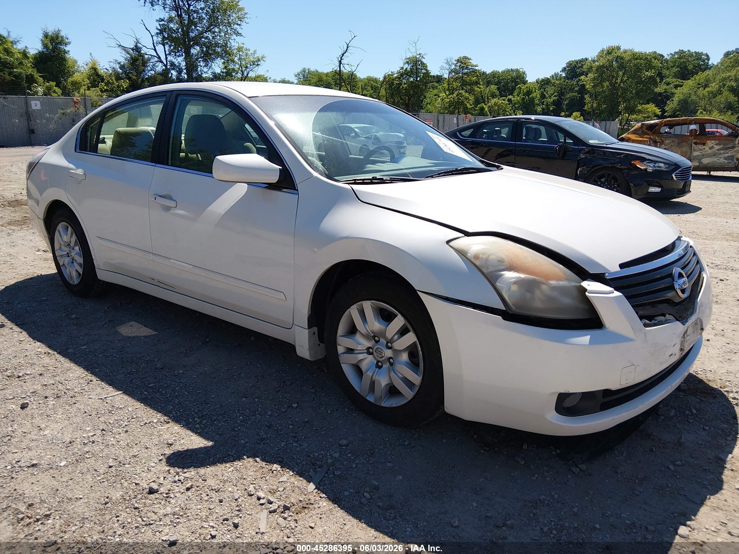 2009 Nissan Altima 2.5 S Белый vin: 1N4AL21E39N521673