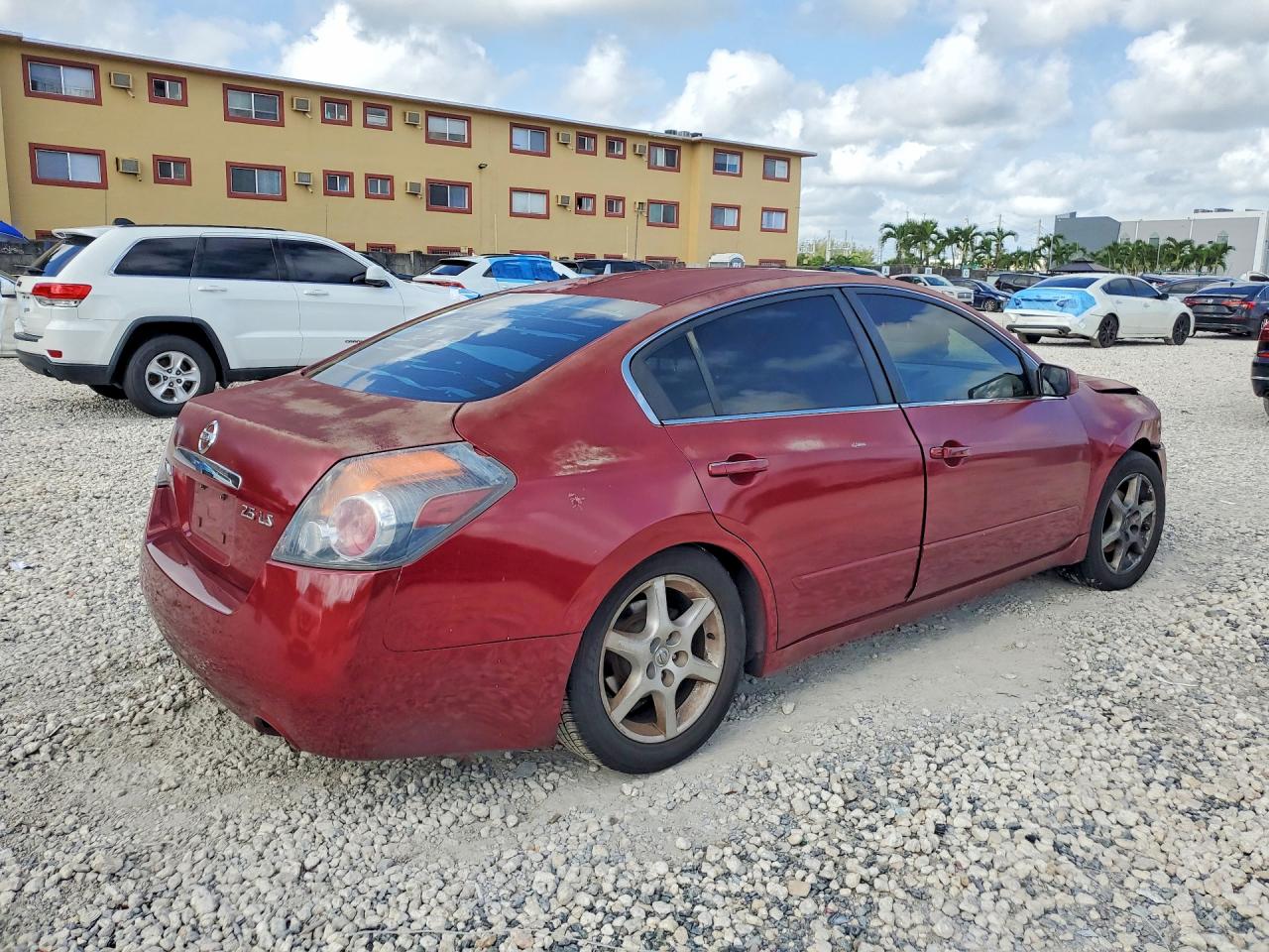 2007 Nissan Altima 2.5 Red vin: 1N4AL21E47C111487