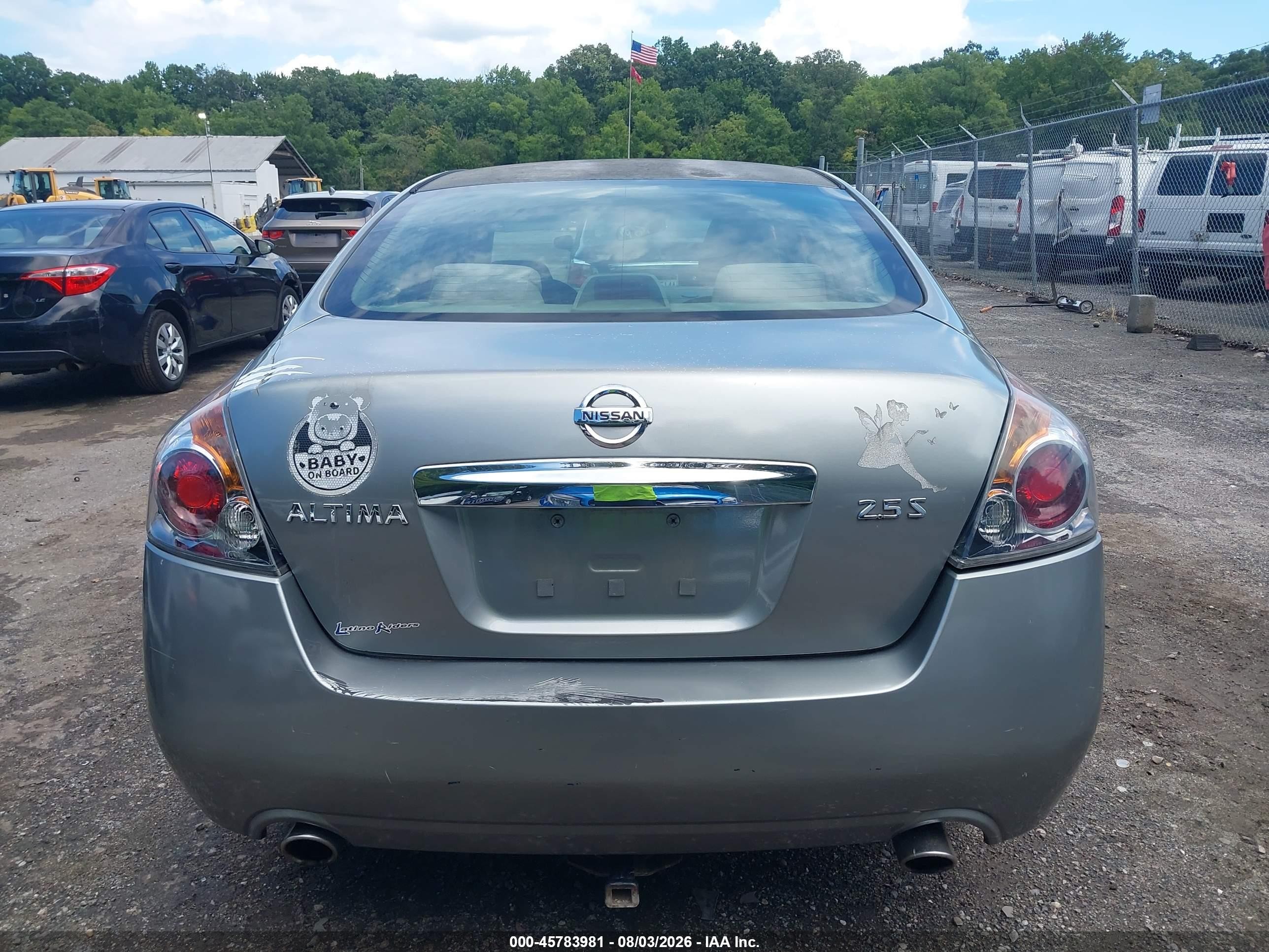 2007 Nissan Altima 2.5 S Серебряный vin: 1N4AL21E47C214313