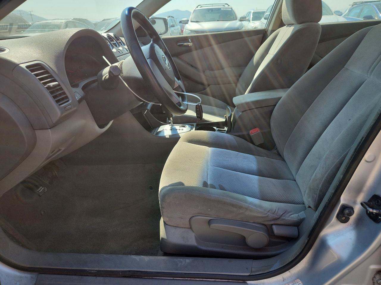 2007 Nissan Altima 2.5 Silver vin: 1N4AL21E47C223822