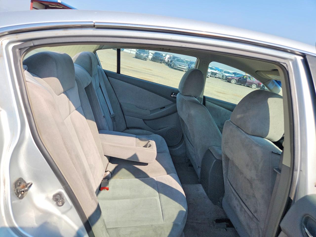 2007 Nissan Altima 2.5 Silver vin: 1N4AL21E47C223822