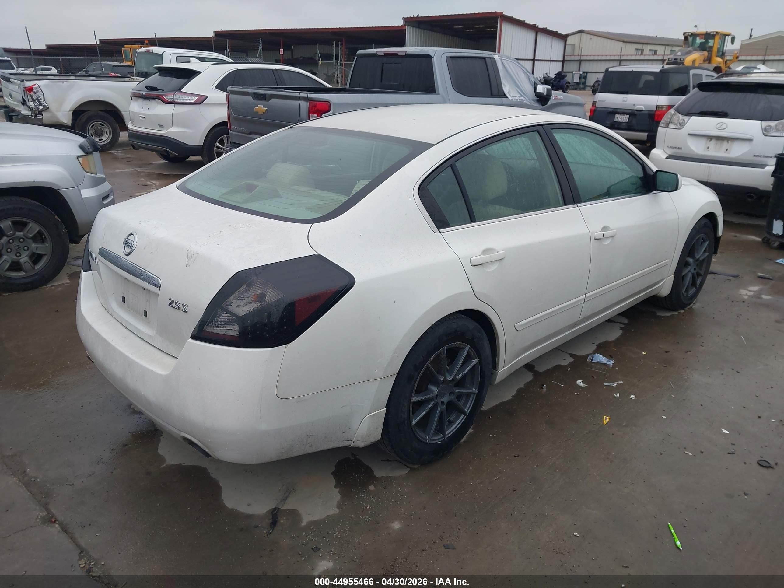 2007 Nissan Altima 2.5 S Белый vin: 1N4AL21E47N484646