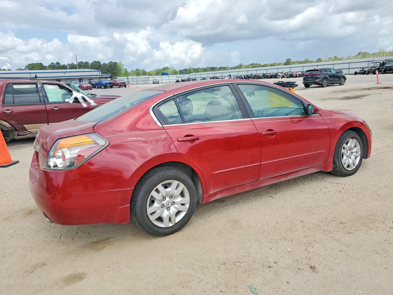 2009 Nissan Altima 2.5 Red vin: 1N4AL21E49C168792