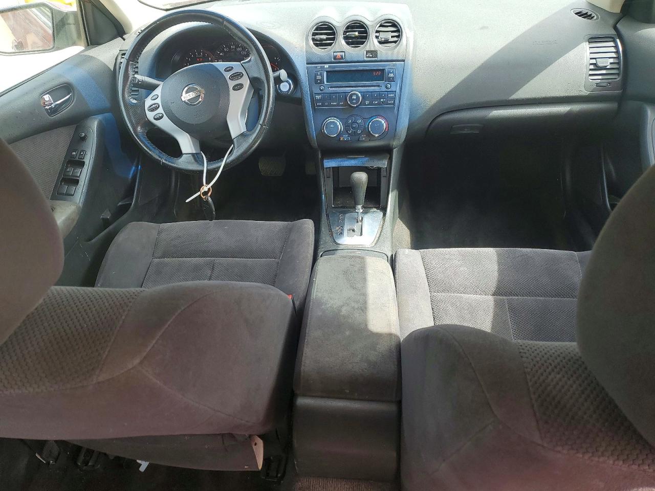 2009 Nissan Altima 2.5 Red vin: 1N4AL21E49C168792
