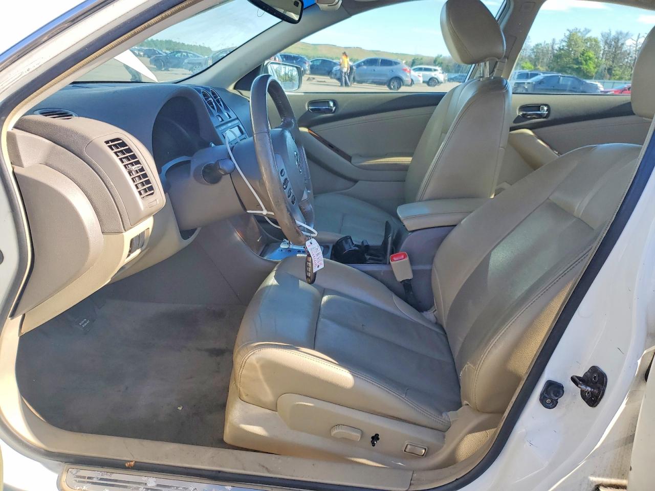 2009 Nissan Altima 2.5 Белый vin: 1N4AL21E49N485637