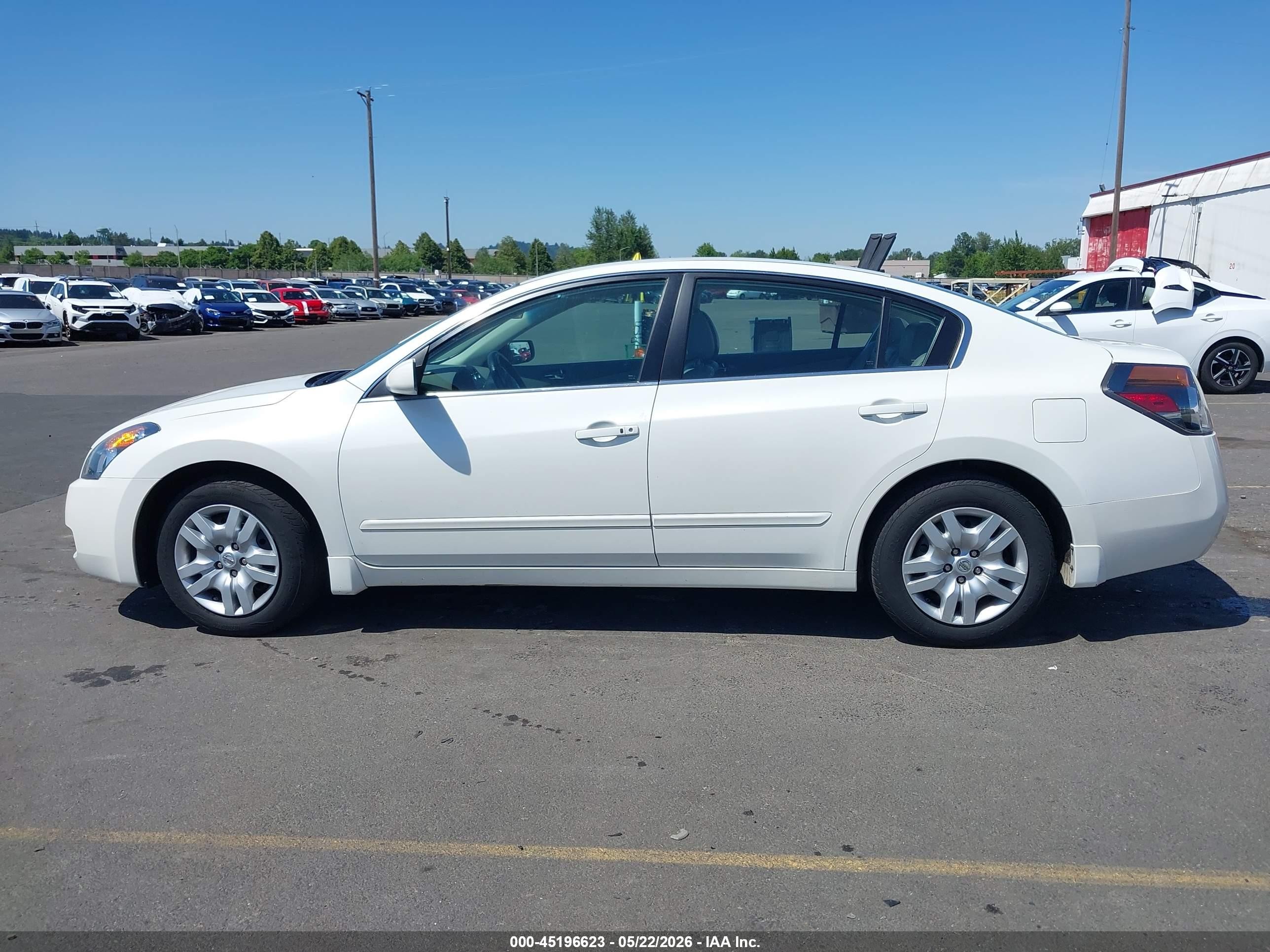 2009 Nissan Altima 2.5 S White vin: 1N4AL21E49N539759