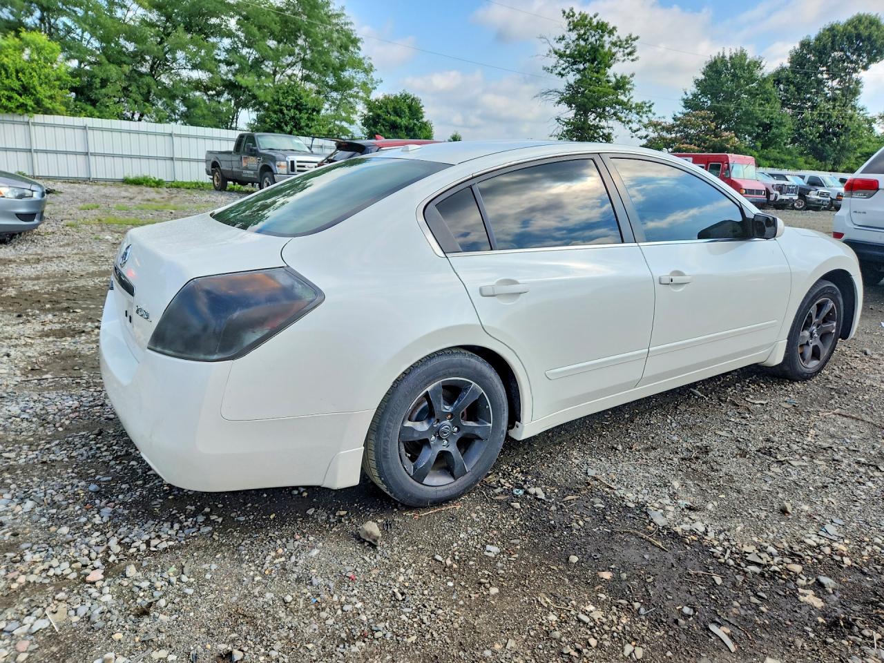 2009 Nissan Altima 2.5 White vin: 1N4AL21E49N541091