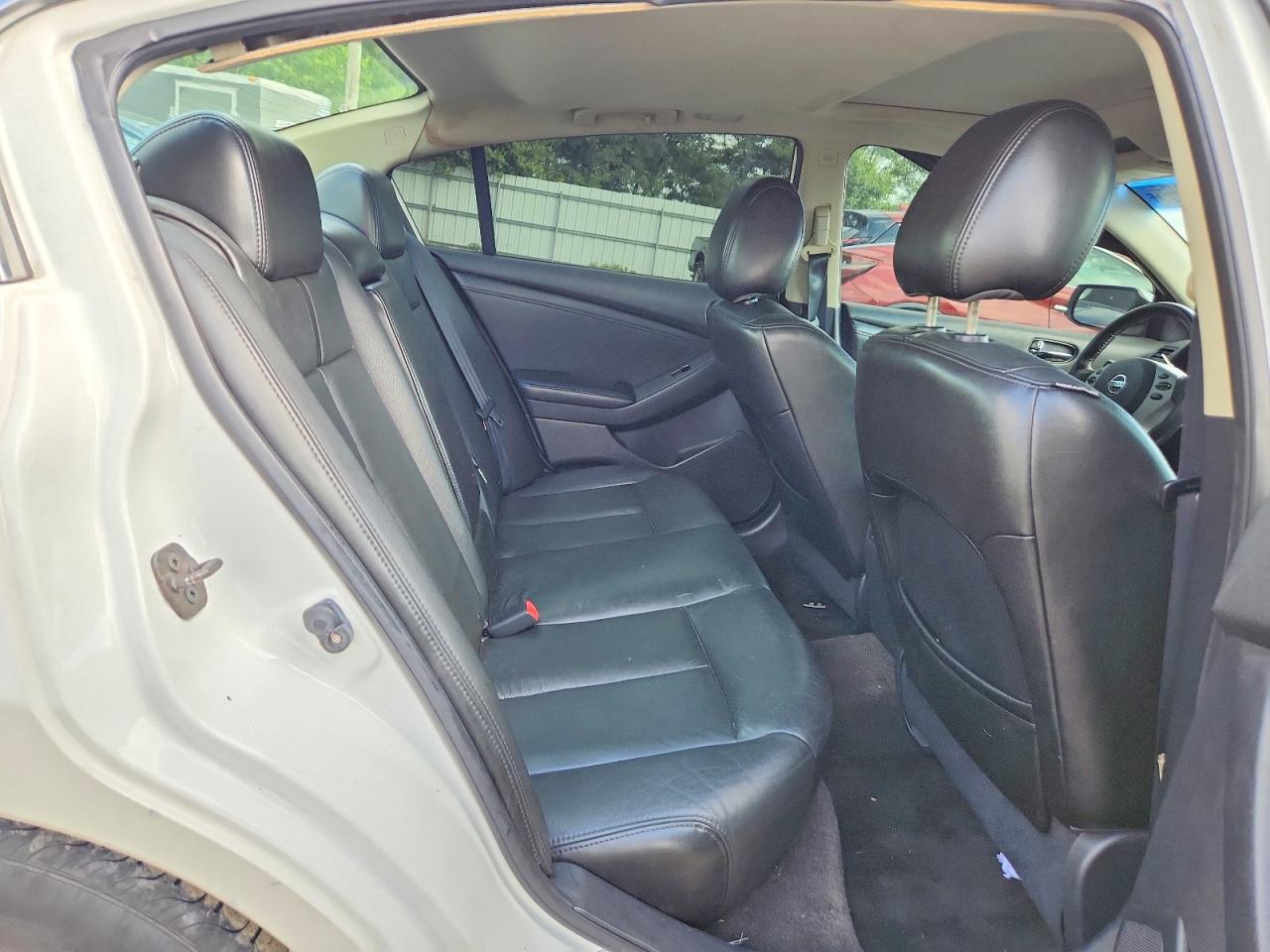 2009 Nissan Altima 2.5 White vin: 1N4AL21E49N541091