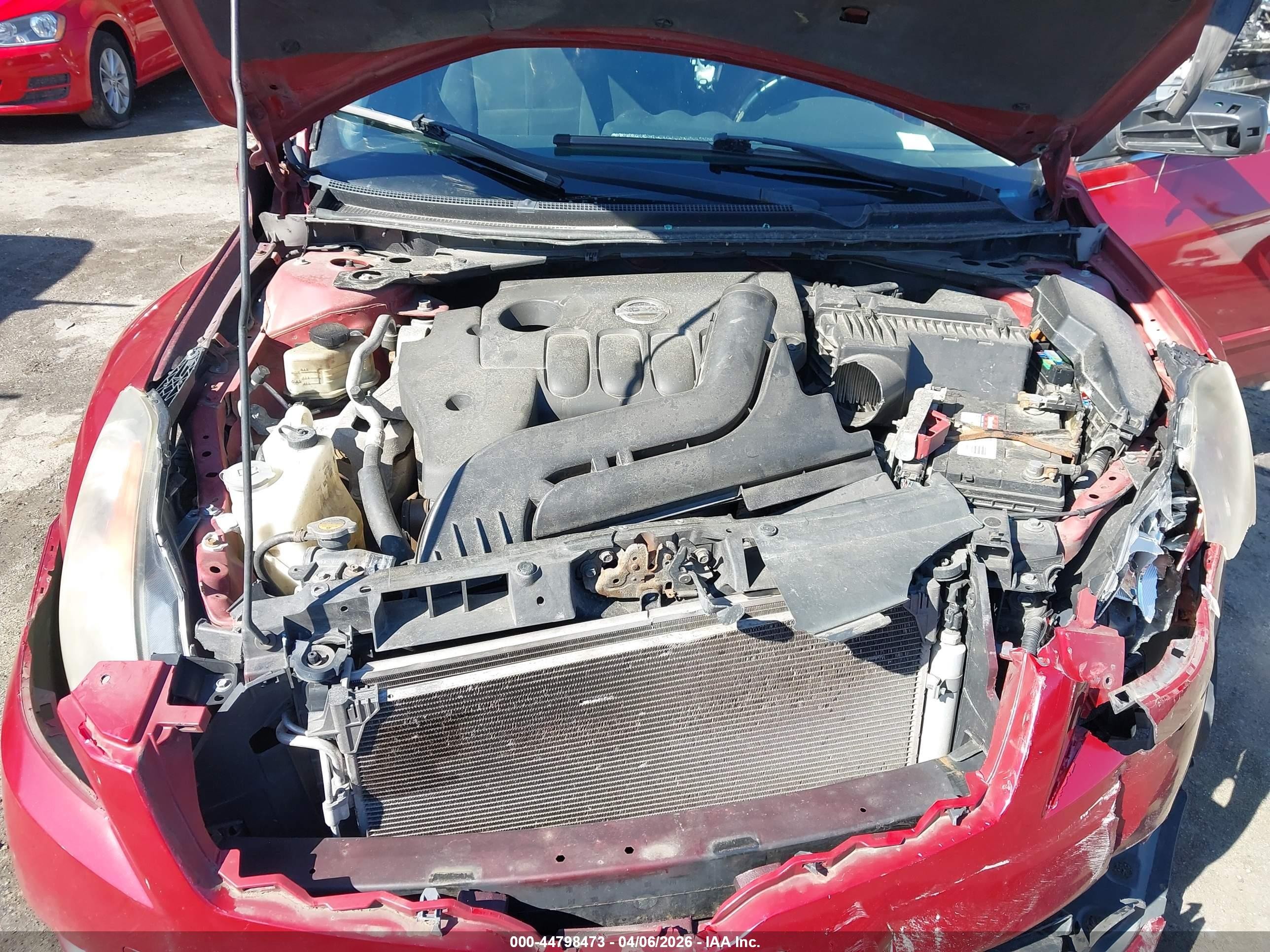 2009 Nissan Altima 2.5 S Red vin: 1N4AL21E49N543374