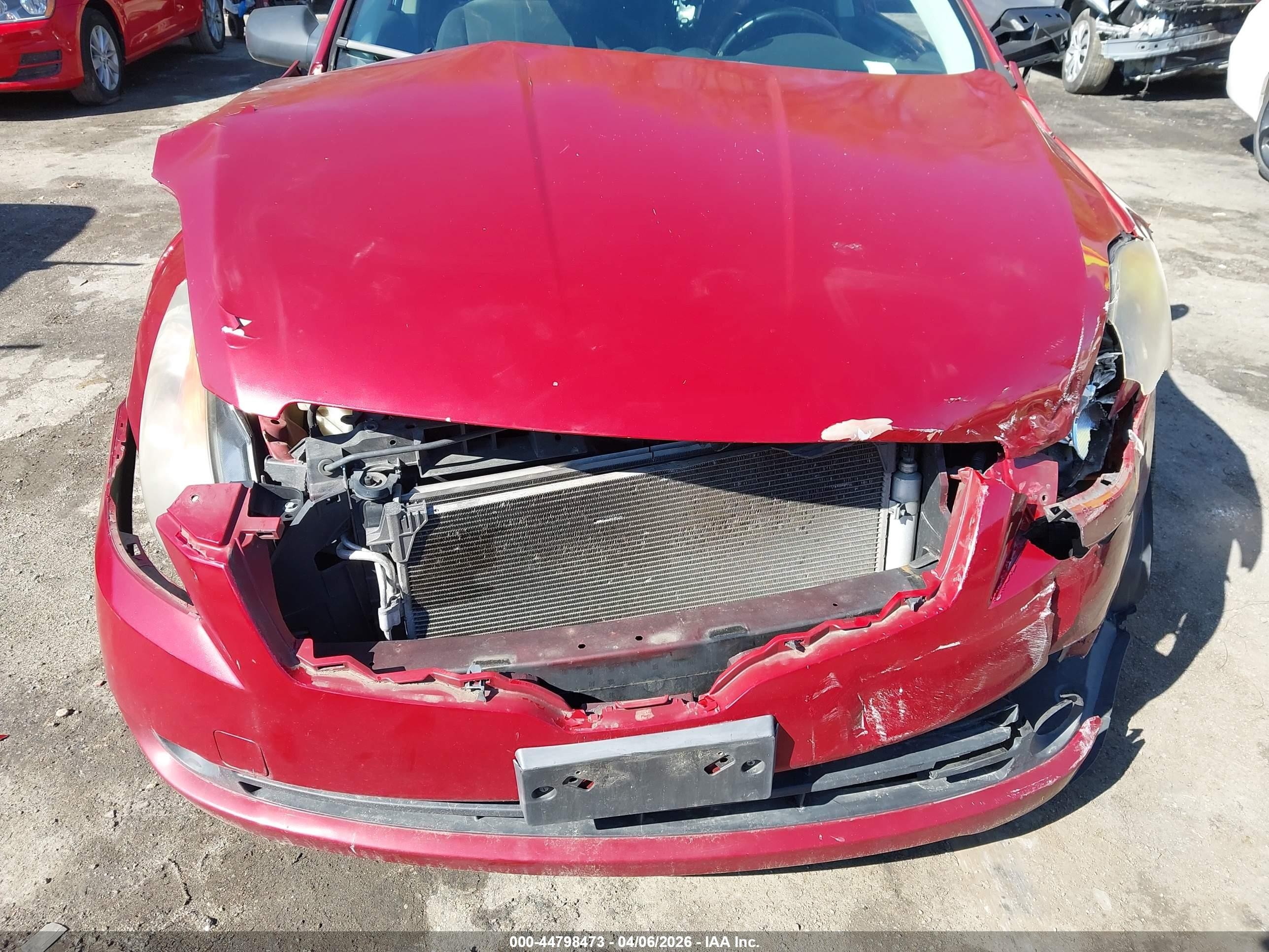 2009 Nissan Altima 2.5 S Red vin: 1N4AL21E49N543374