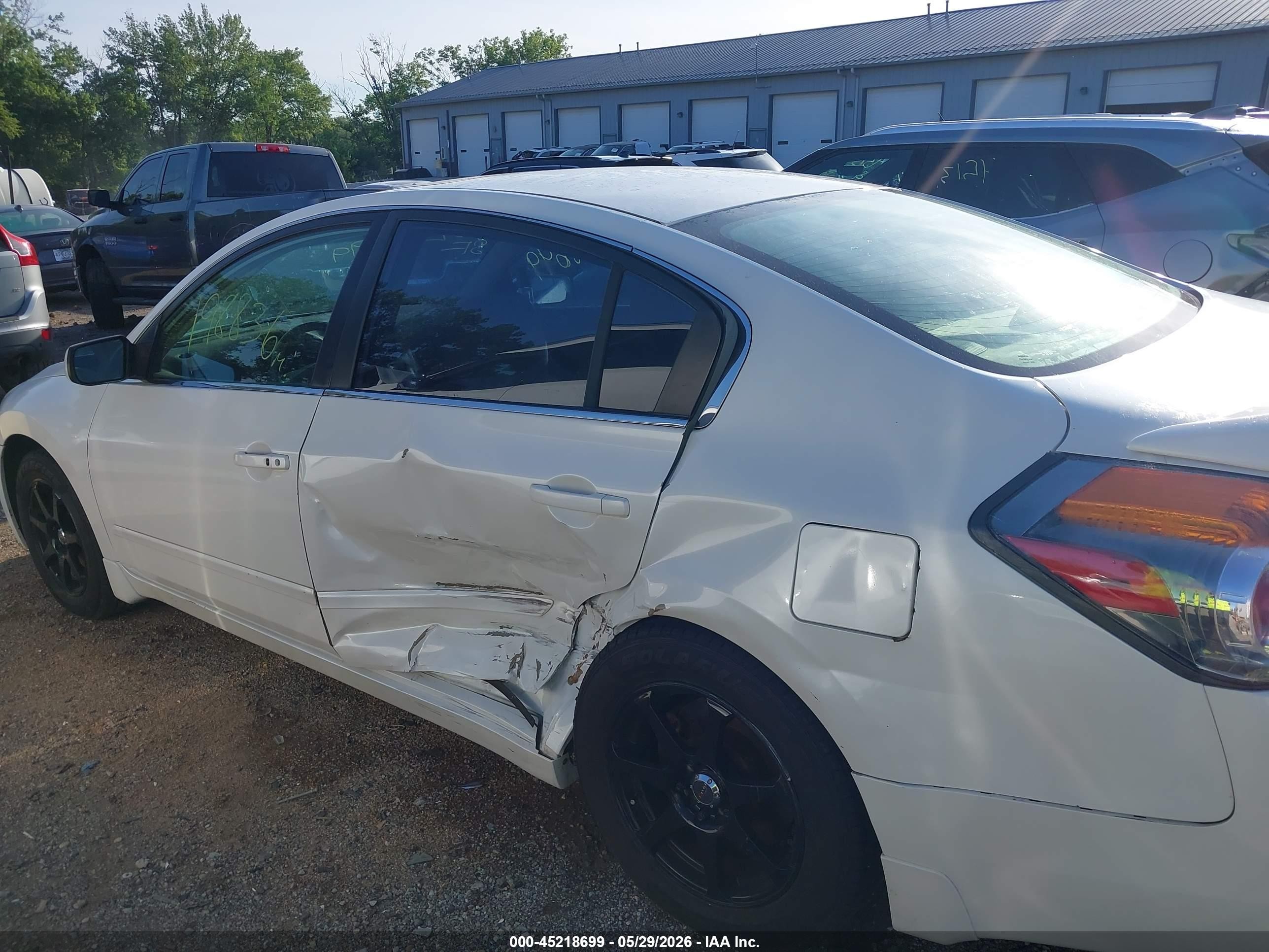 2008 Nissan Altima 2.5 S White vin: 1N4AL21E58C207419