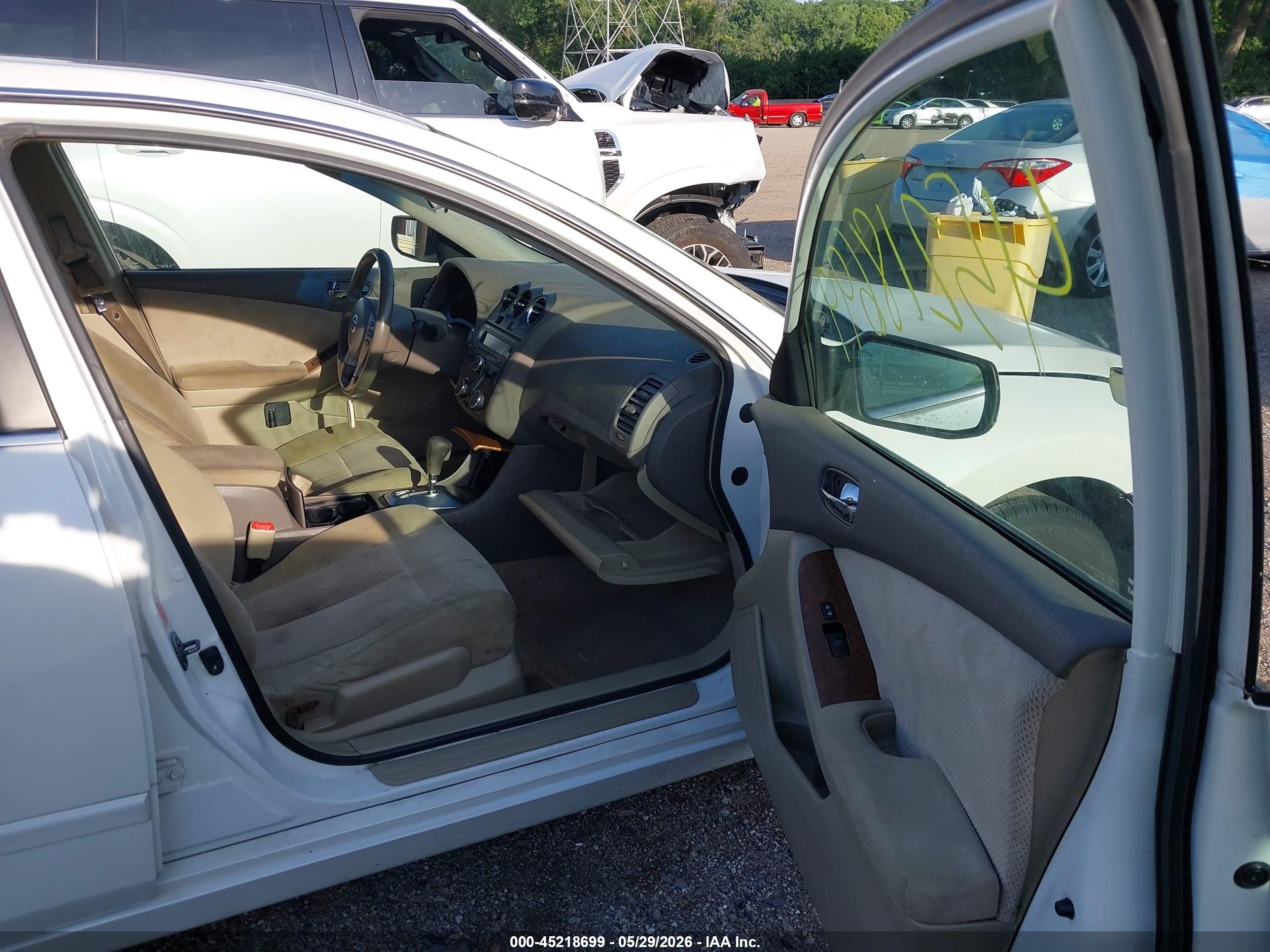 2008 Nissan Altima 2.5 S White vin: 1N4AL21E58C207419