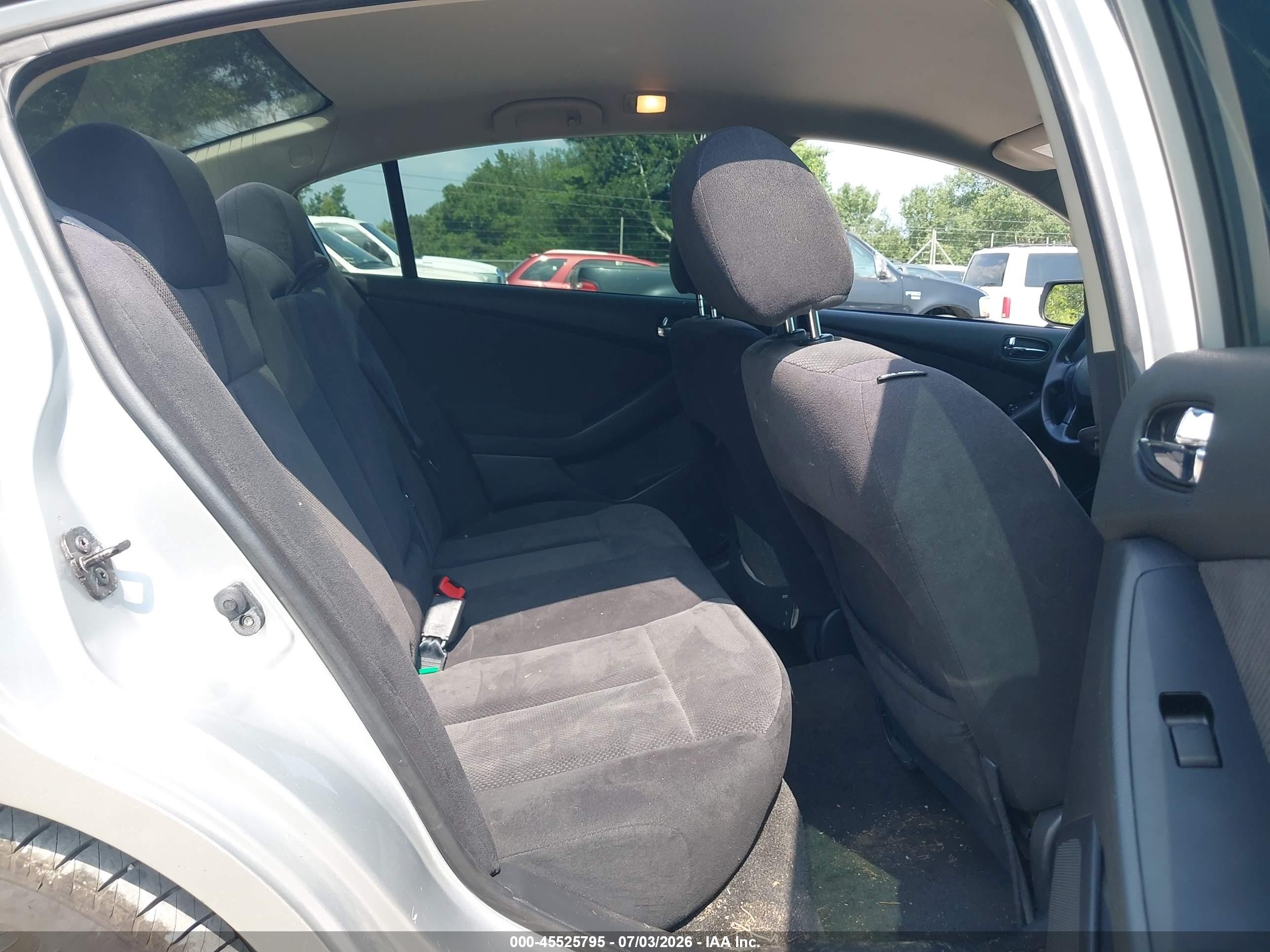 2008 Nissan Altima 2.5 S Silver vin: 1N4AL21E58C284193