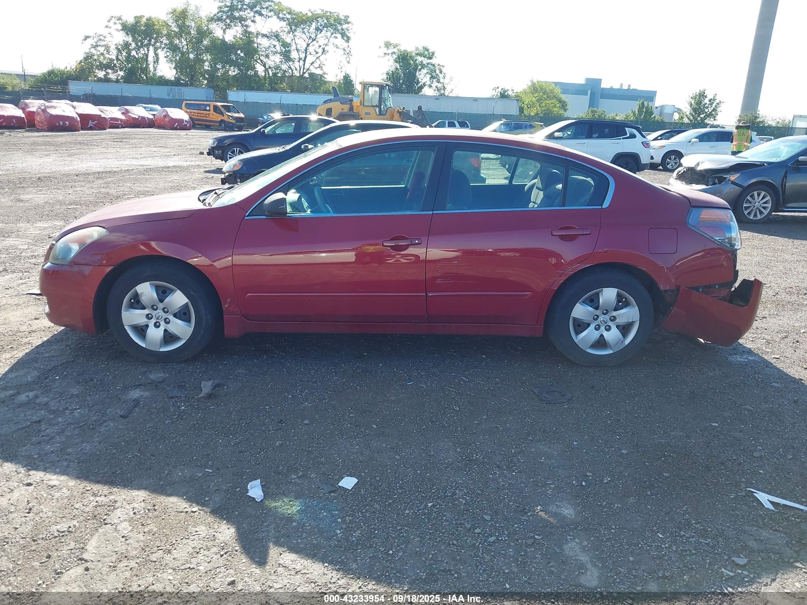2008 Nissan Altima 2.5 S Red vin: 1N4AL21E58N522712