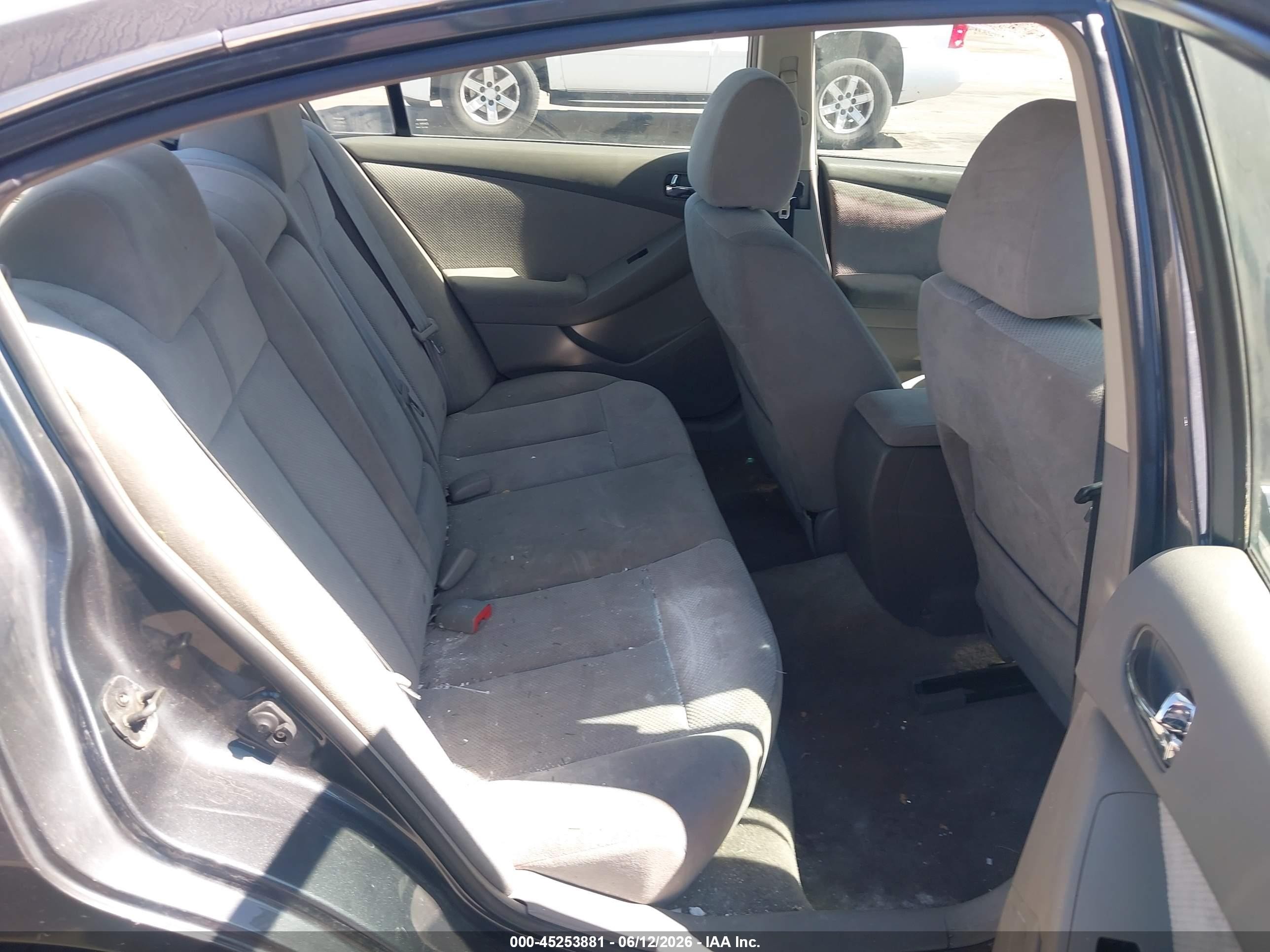2007 Nissan Altima 2.5 S Silver vin: 1N4AL21E67C195263