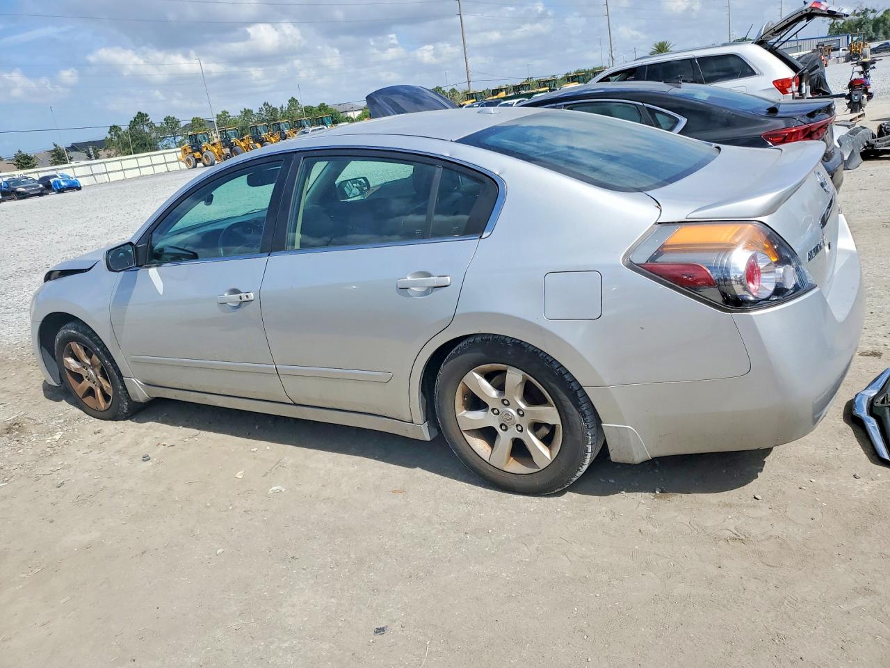 2007 Nissan Altima 2.5 Silver vin: 1N4AL21E67C199961