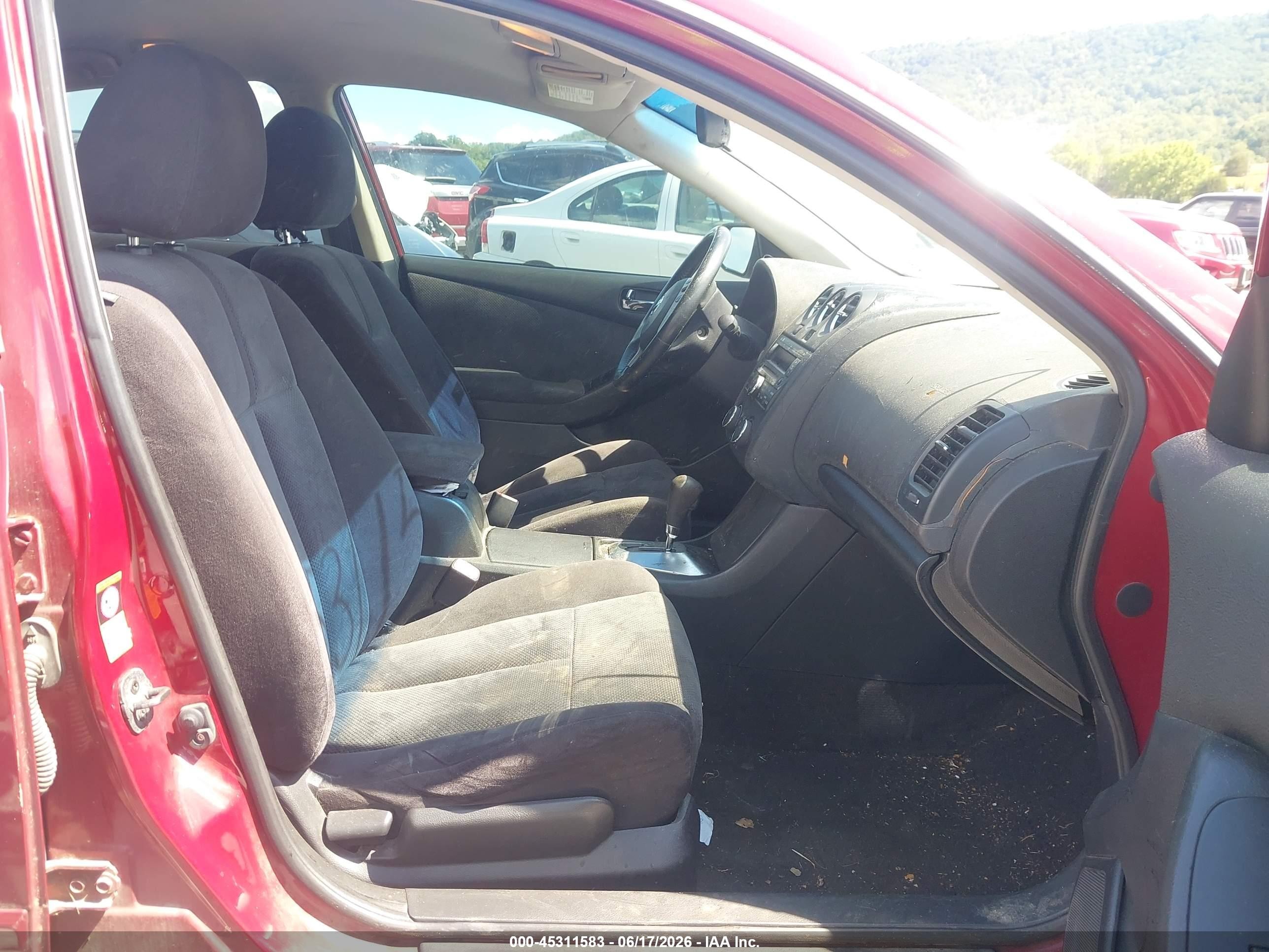 2008 Nissan Altima 2.5 S Red vin: 1N4AL21E68N416110