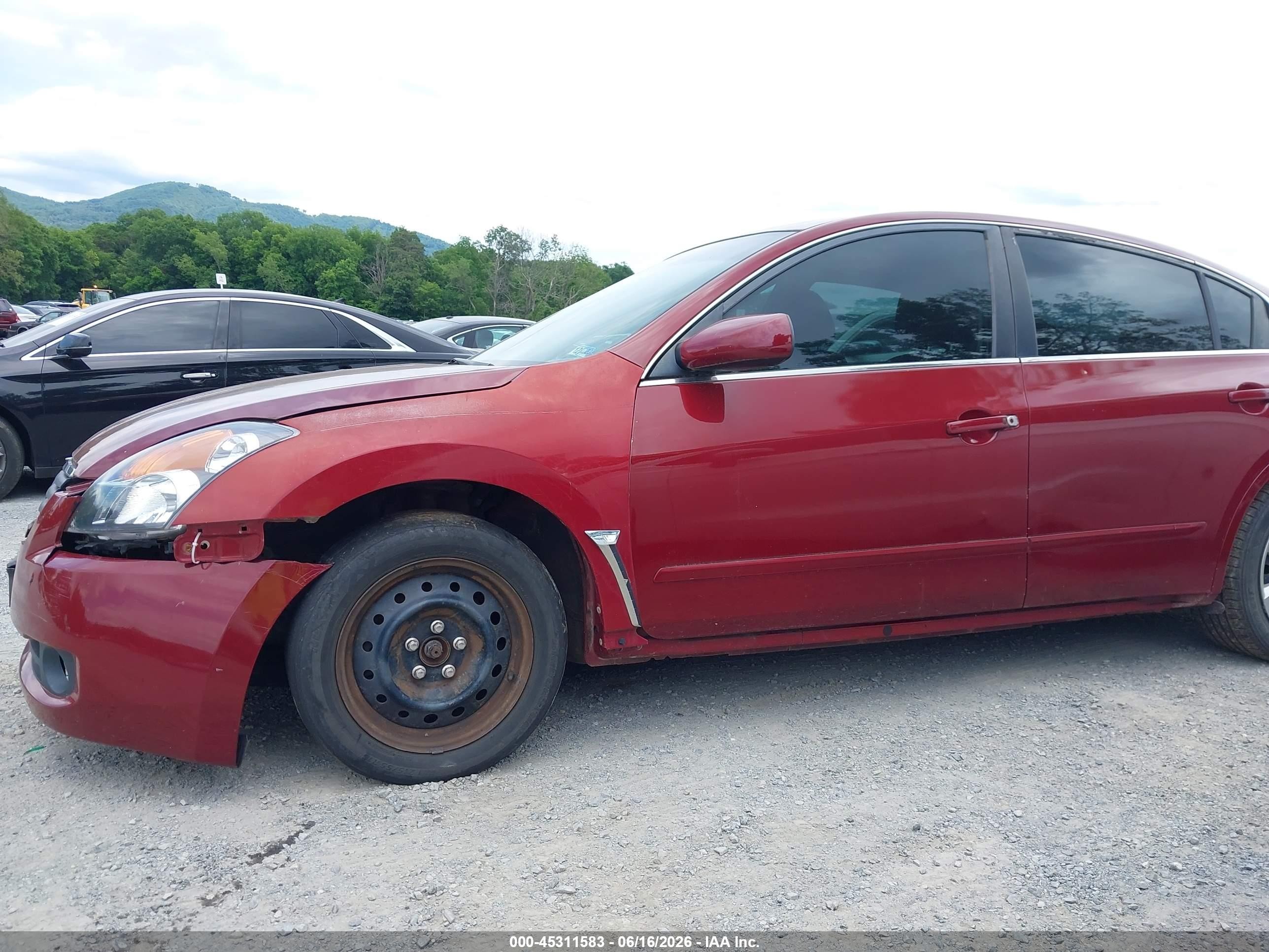 2008 Nissan Altima 2.5 S Red vin: 1N4AL21E68N416110