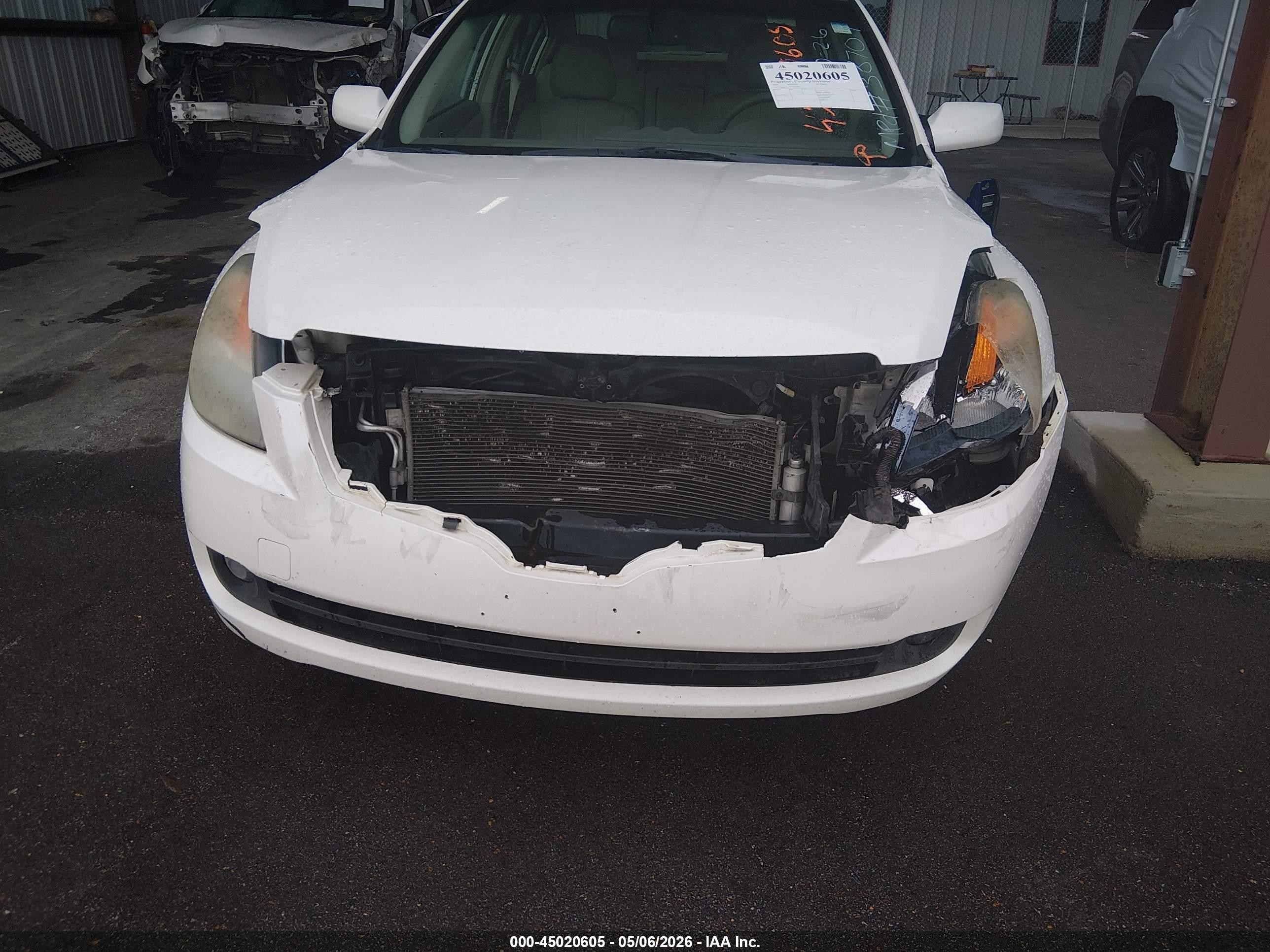 2009 Nissan Altima 2.5 S Белый vin: 1N4AL21E69N415363