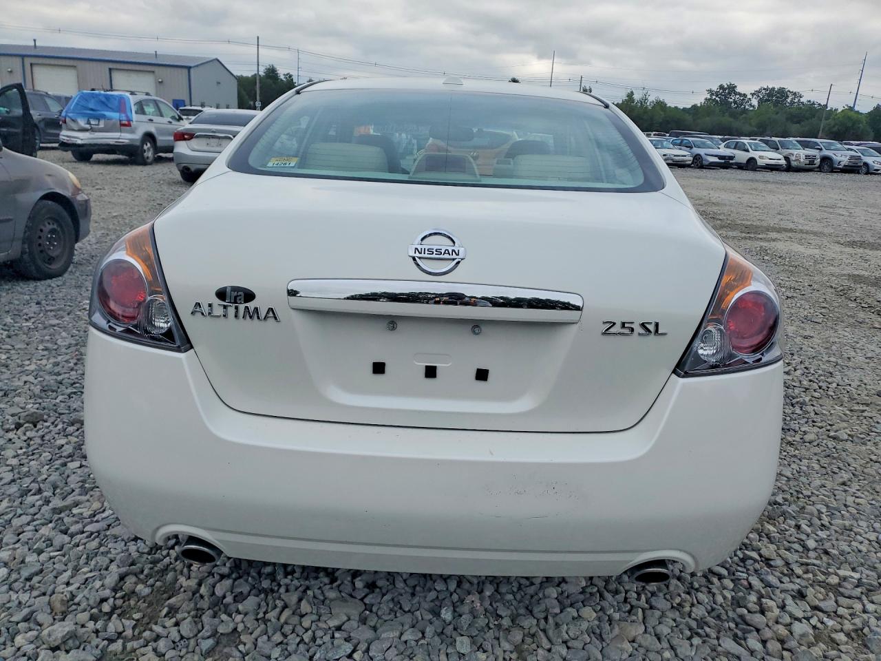 2009 Nissan Altima 2.5 White vin: 1N4AL21E69N512451