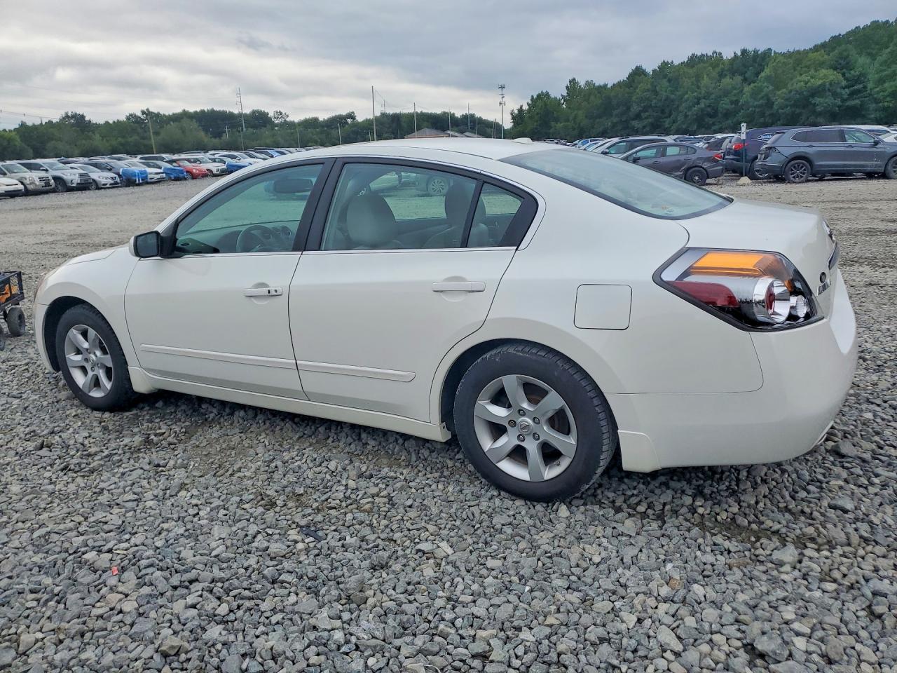 2009 Nissan Altima 2.5 White vin: 1N4AL21E69N512451