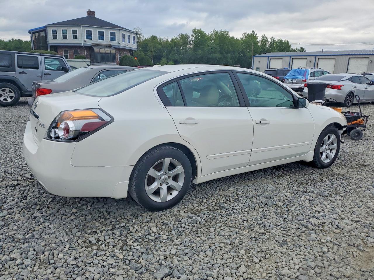 2009 Nissan Altima 2.5 White vin: 1N4AL21E69N512451