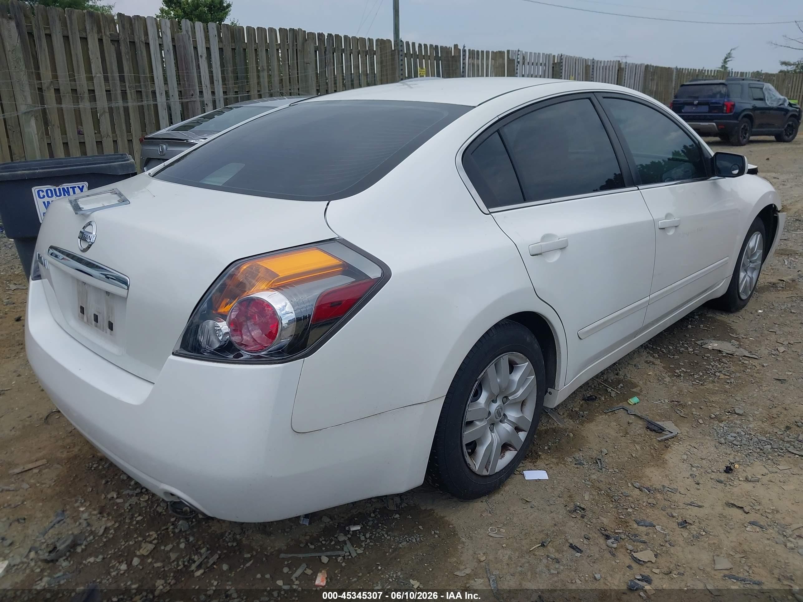 2009 Nissan Altima 2.5 Белый vin: 1N4AL21E69N551072