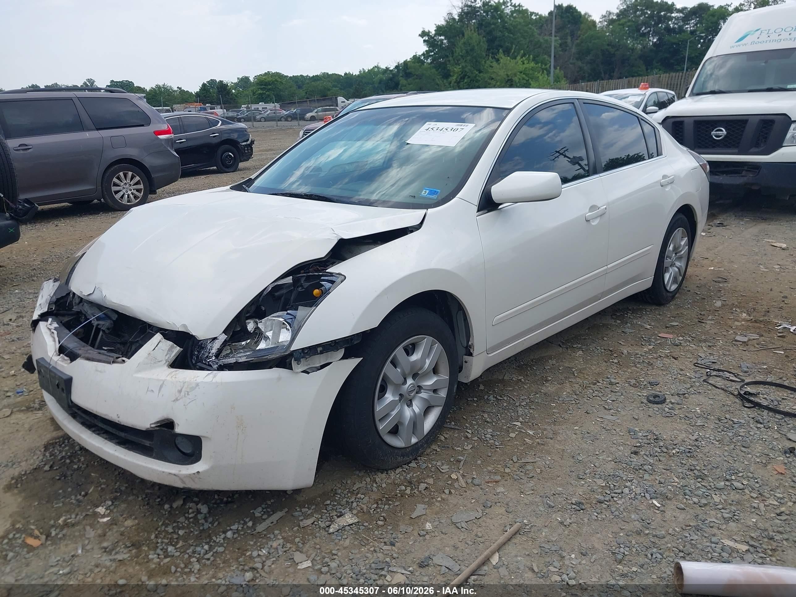 2009 Nissan Altima 2.5 Белый vin: 1N4AL21E69N551072