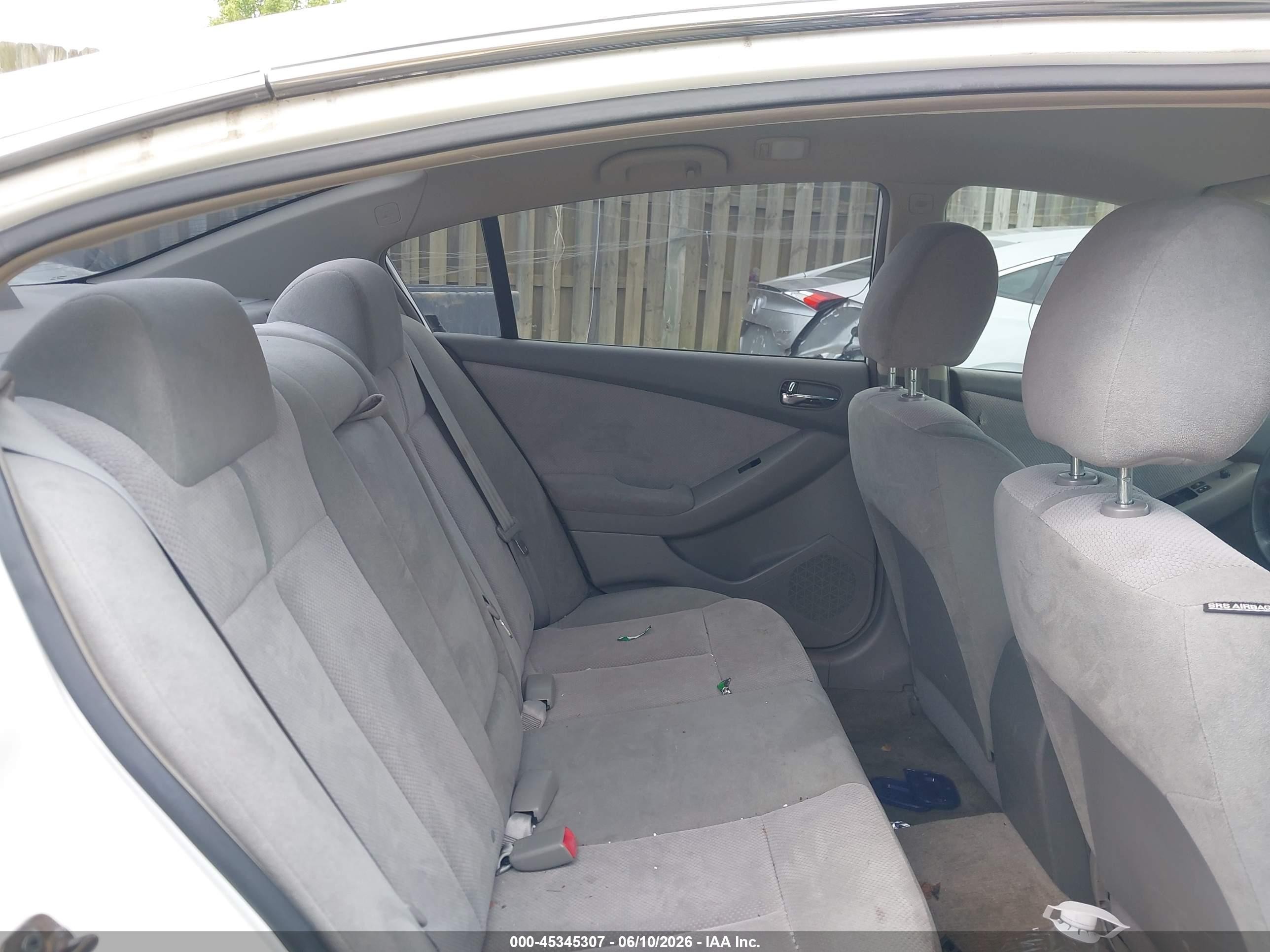 2009 Nissan Altima 2.5 Белый vin: 1N4AL21E69N551072